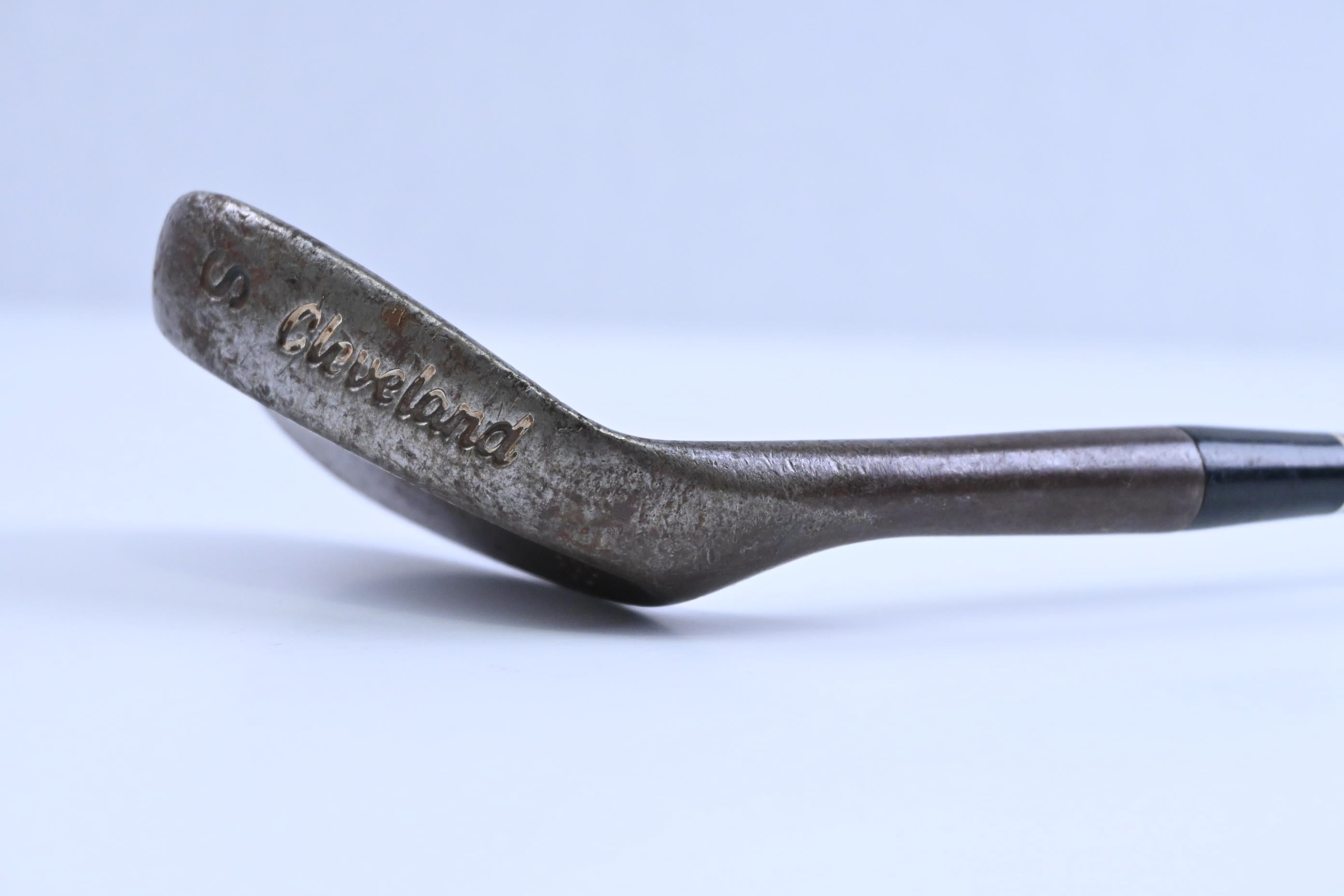 Cleveland 588 Original Sand Wedge / 56 Degree / Wedge Flex Dynamic Gold Shaft