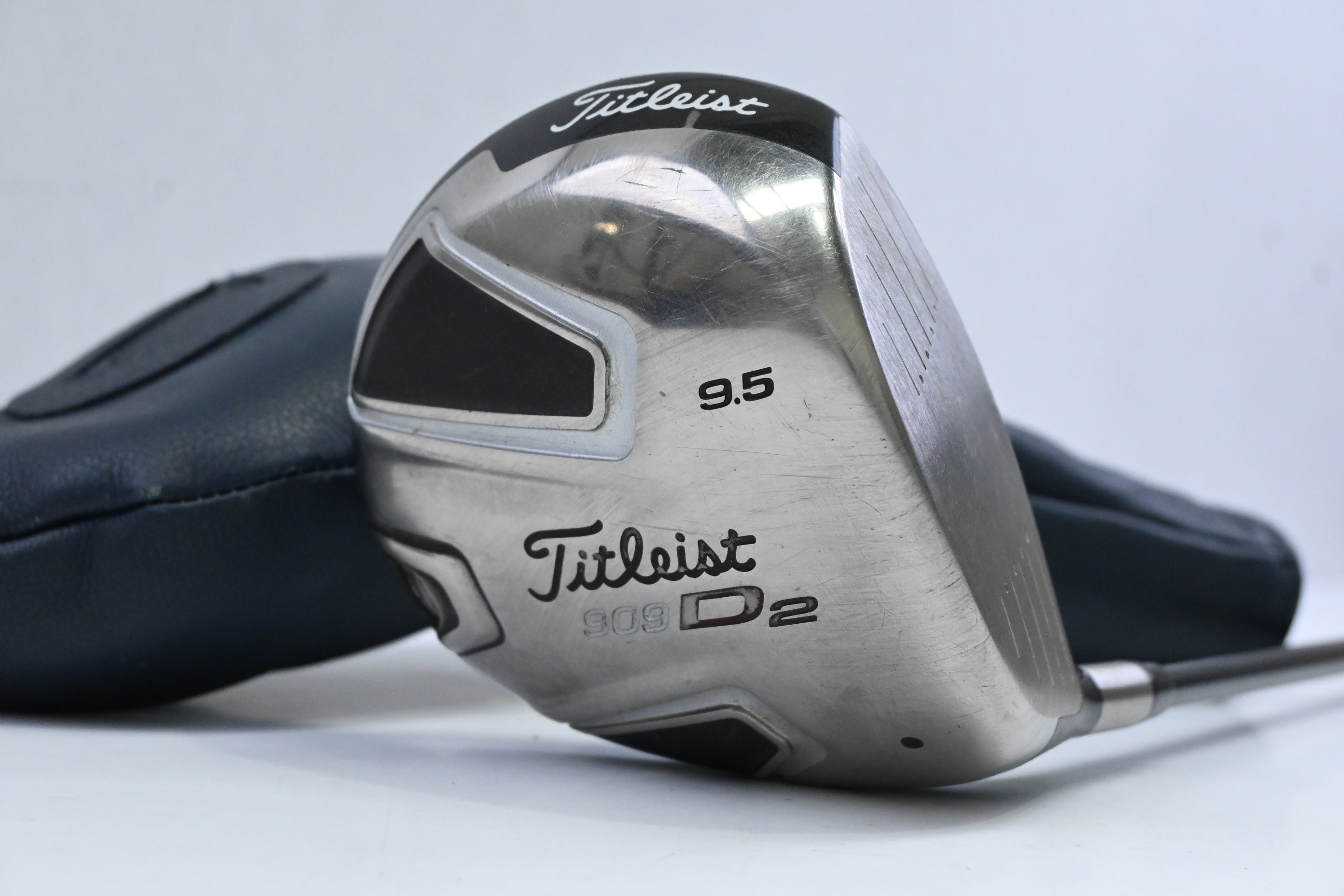 Titleist 909 D2 Driver / 9.5 Degree / Regular Flex Fujikura Speeder