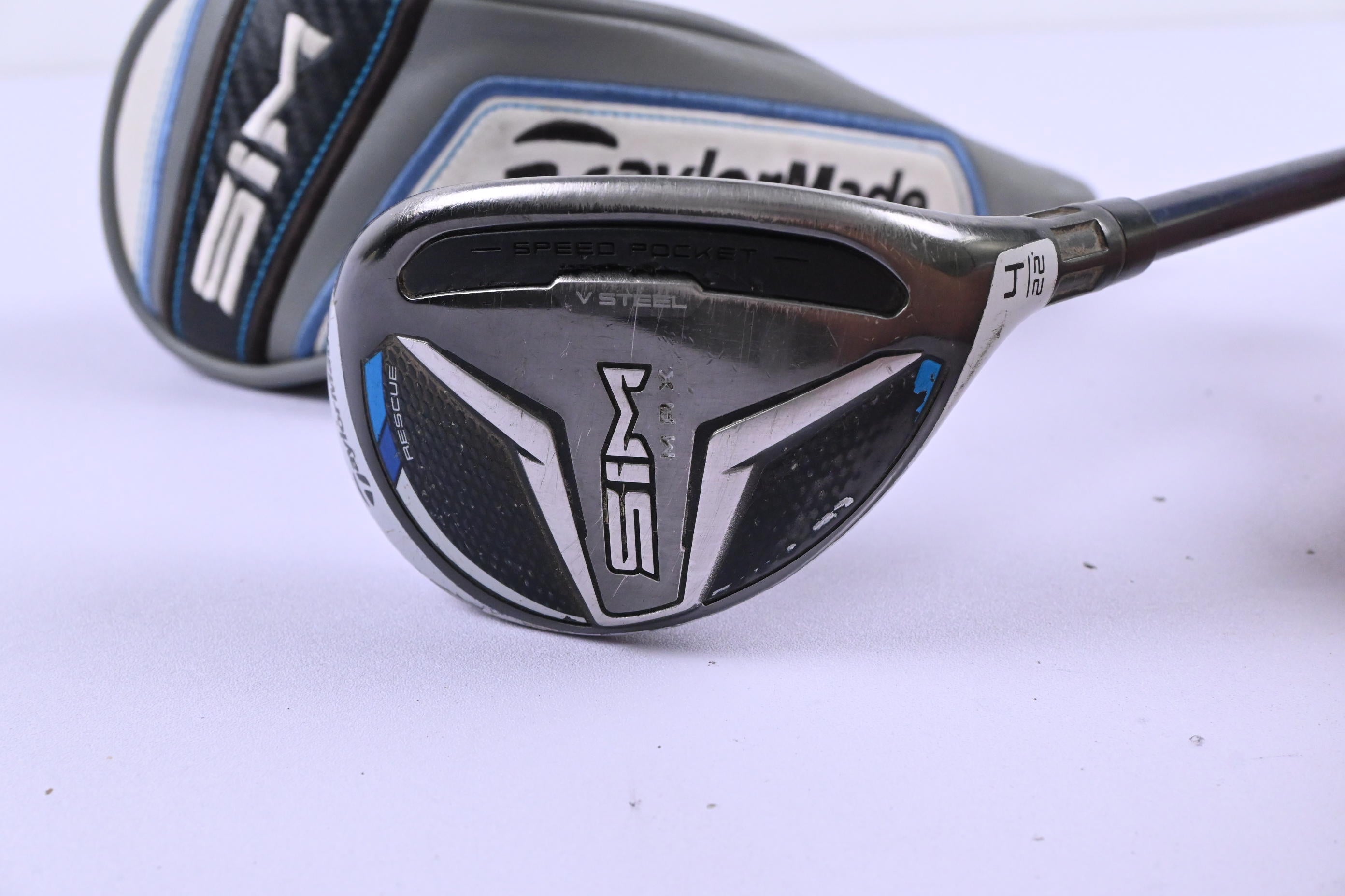 Taylormade SIM Max #4 Hybrid / 22 Degree / Regular Flex Fujikura Ventus Blue 6