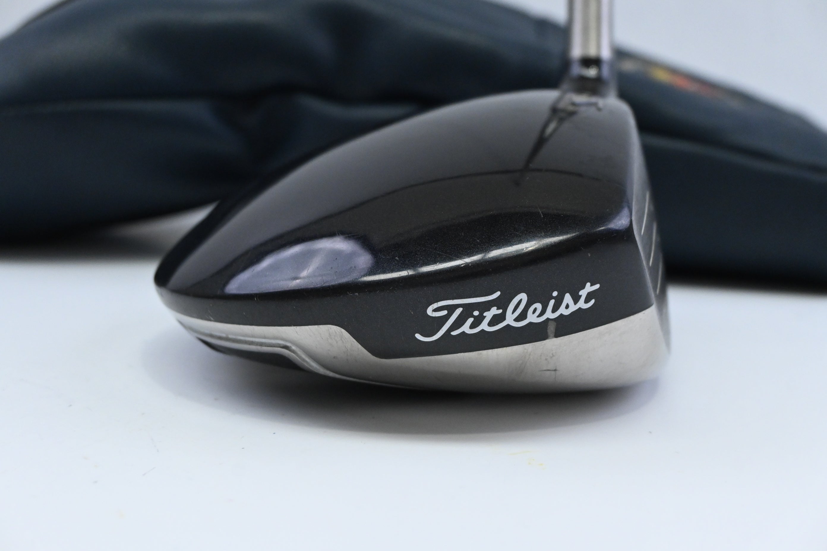 Titleist 909 D2 Driver / 9.5 Degree / Regular Flex Fujikura Speeder