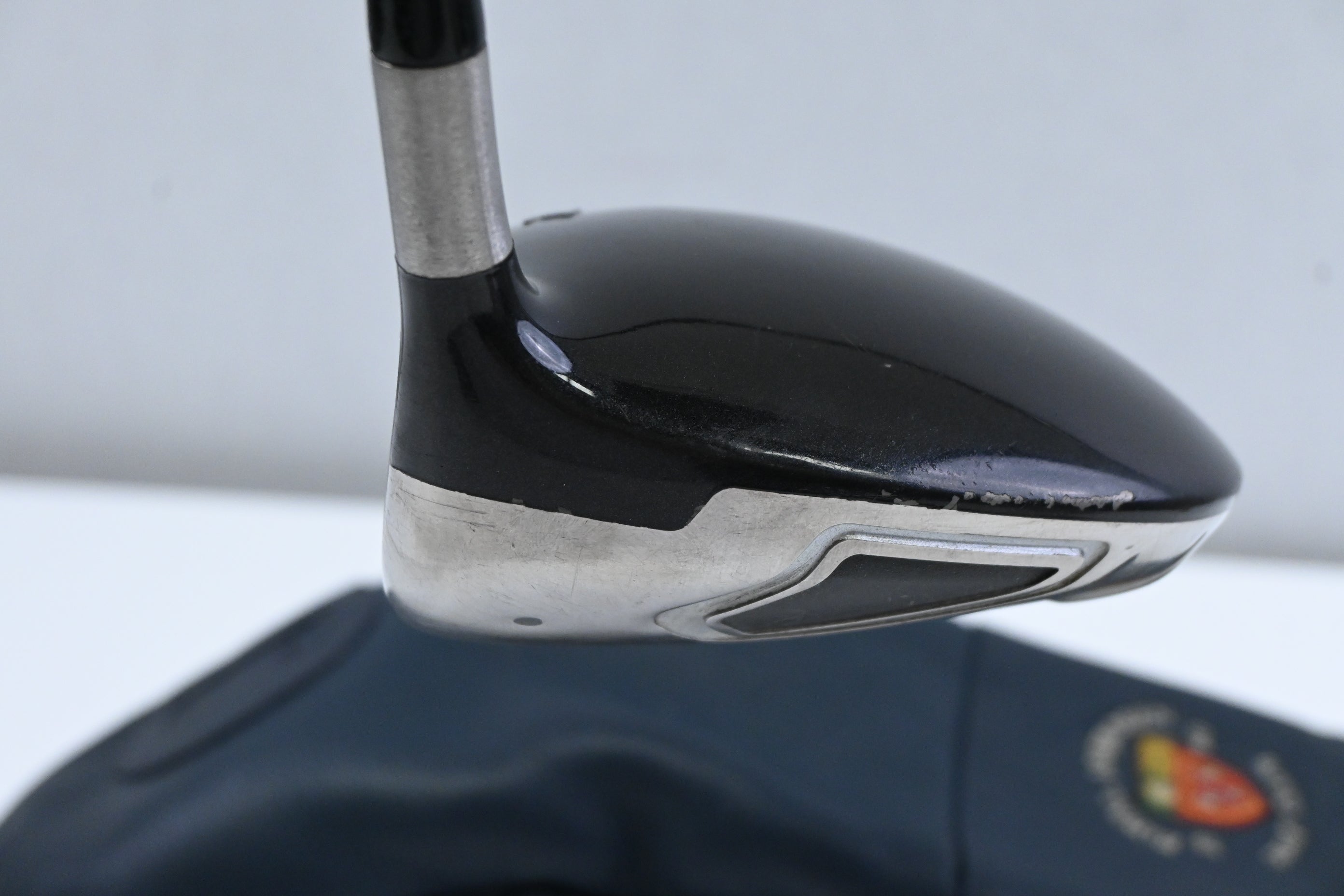 Titleist 909 D2 Driver / 9.5 Degree / Regular Flex Fujikura Speeder