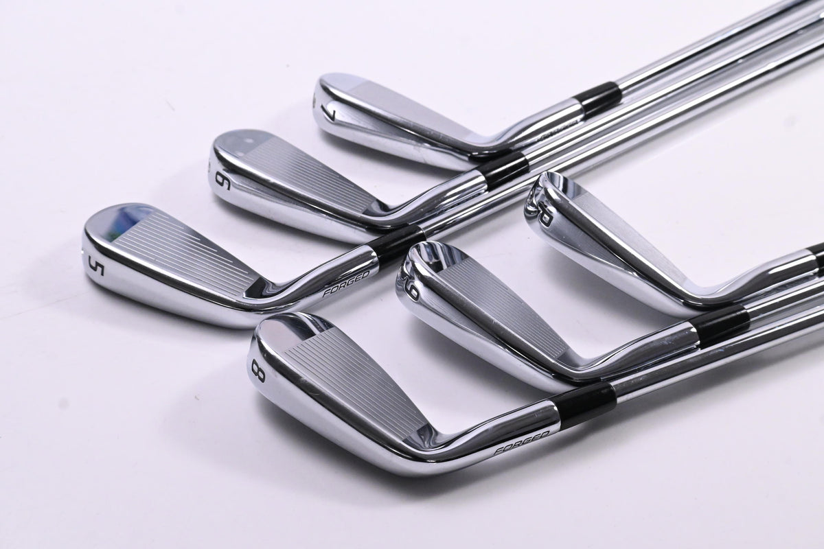 Kirkland Signature Irons / 5-PW / Stiff Flex Elevate 115 Shafts