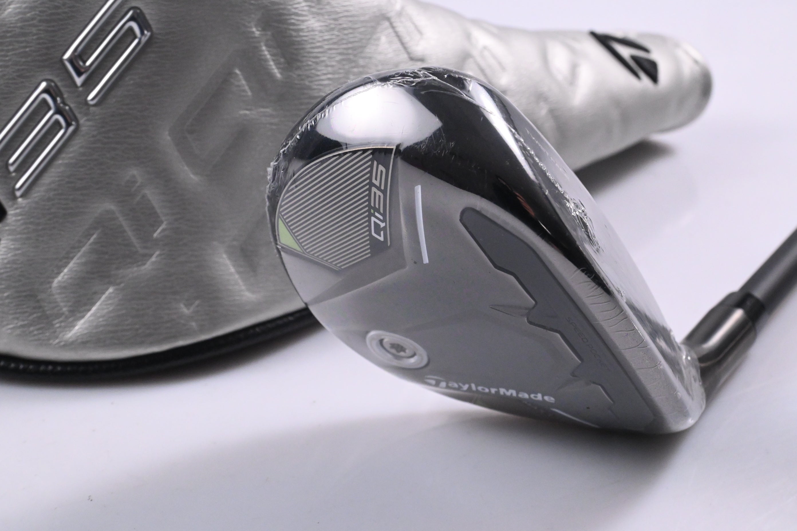 Taylormade Qi35 Max Lite #5 Hybrid / 27 Degree / Senior Flex Vanquish 5 Shaft