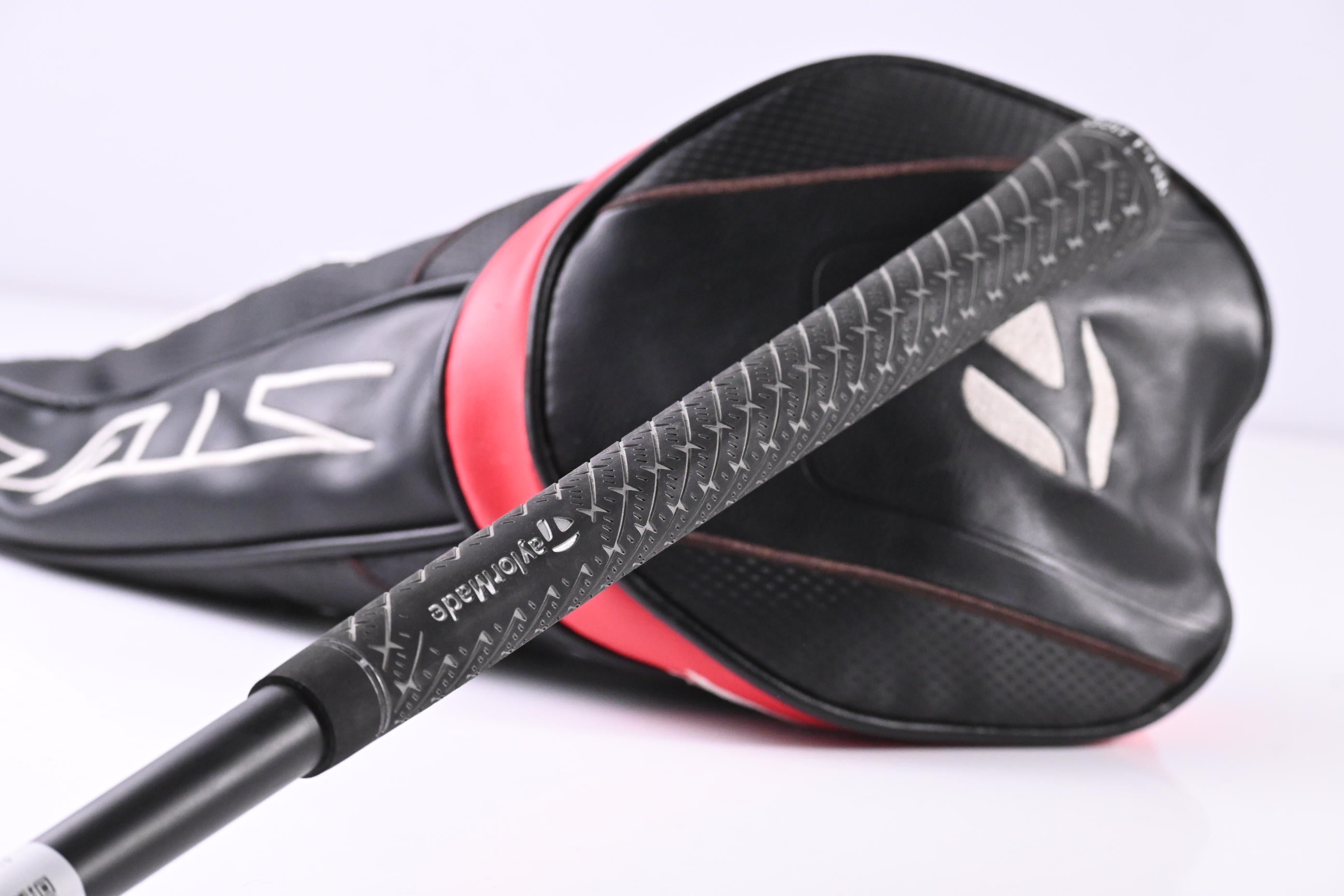 Taylormade Stealth Driver / 10.5 Degree / Stiff Flex Fujikura Air Speeder 50