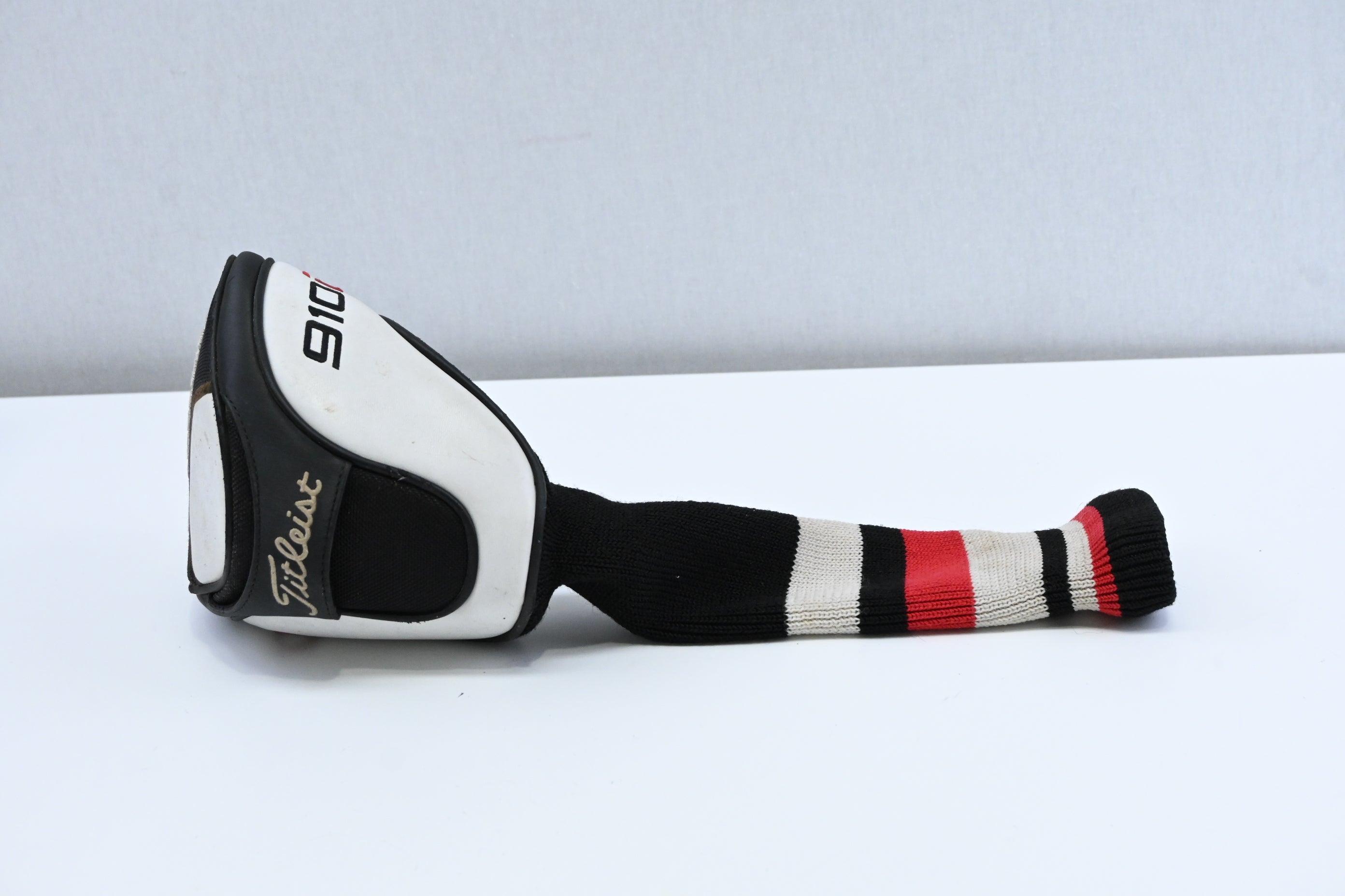 Titleist 910 D2 Driver / 10.5 Degree / Regular Flex Diamana Kaili 65 Shaft