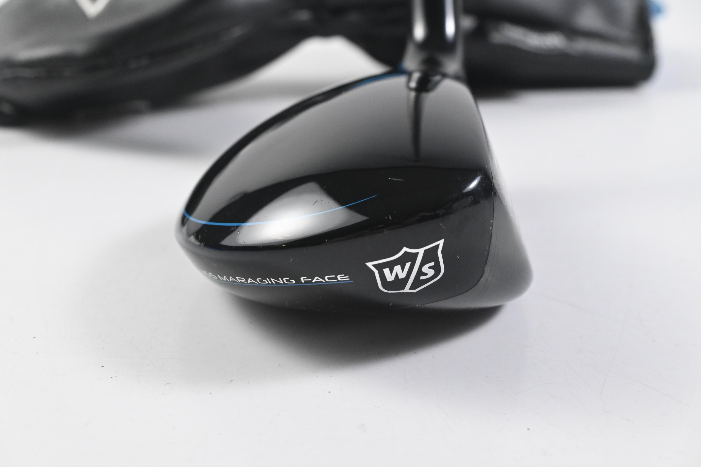 Wilson Staff D7 #3 Hybrid / 19 Degree / Regular Flex Recoil 460 Shaft