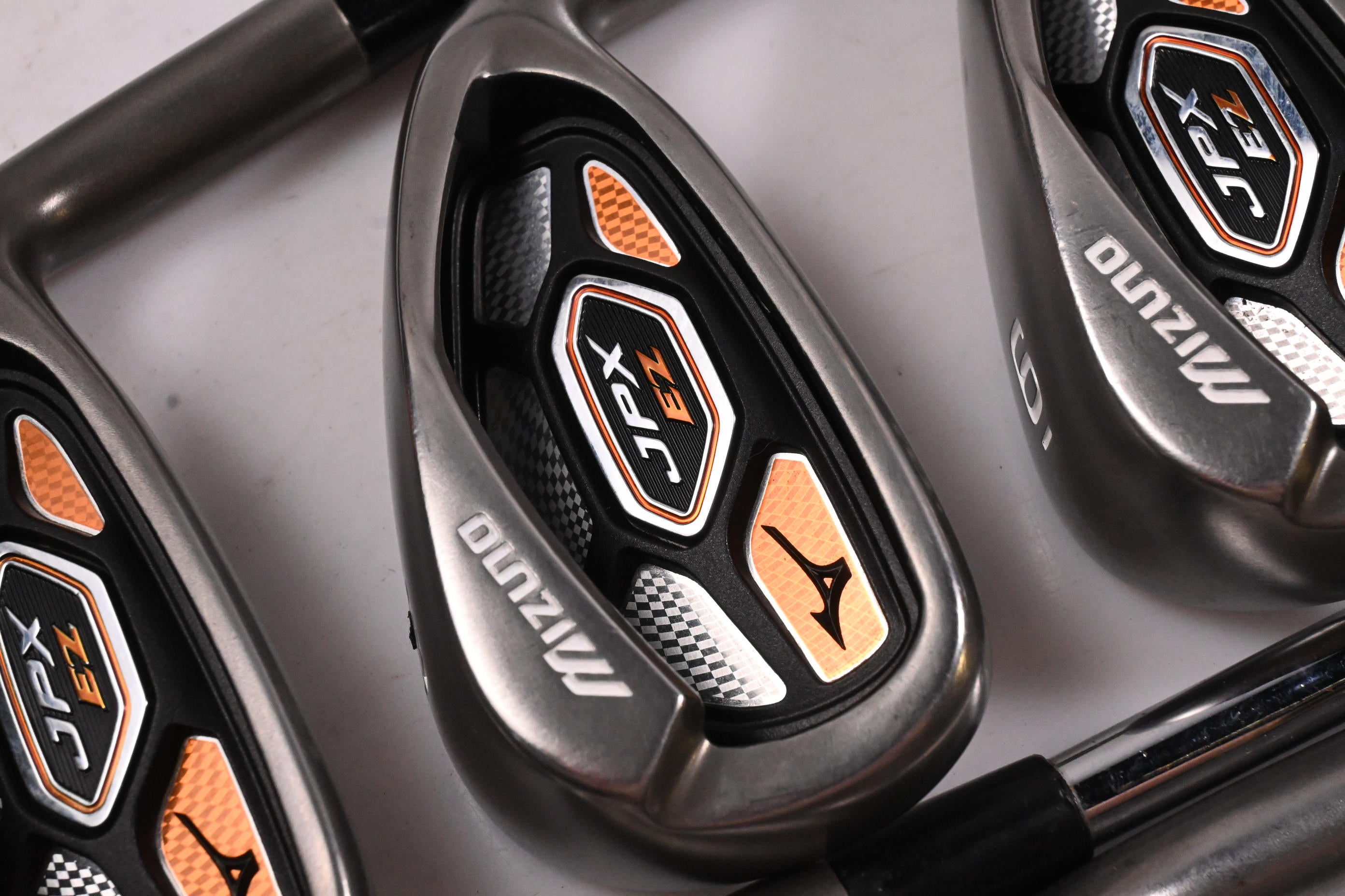 Mizuno JPX EZ 2013 Irons / 4-PW+SW / Regular Flex XP 105 R300 Shafts