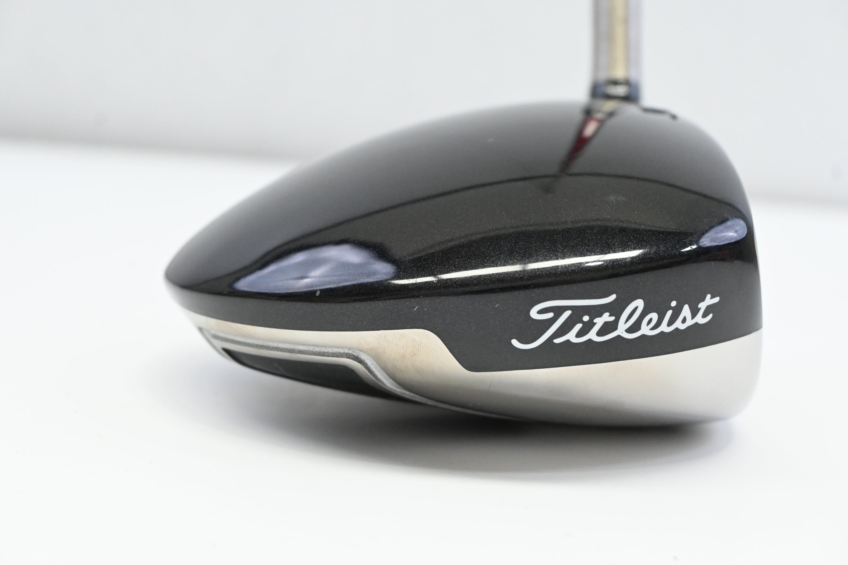 Titleist 909 D2 Driver / 10.5 Degree / Stiff Flex Matrix Ozik Xcon-6