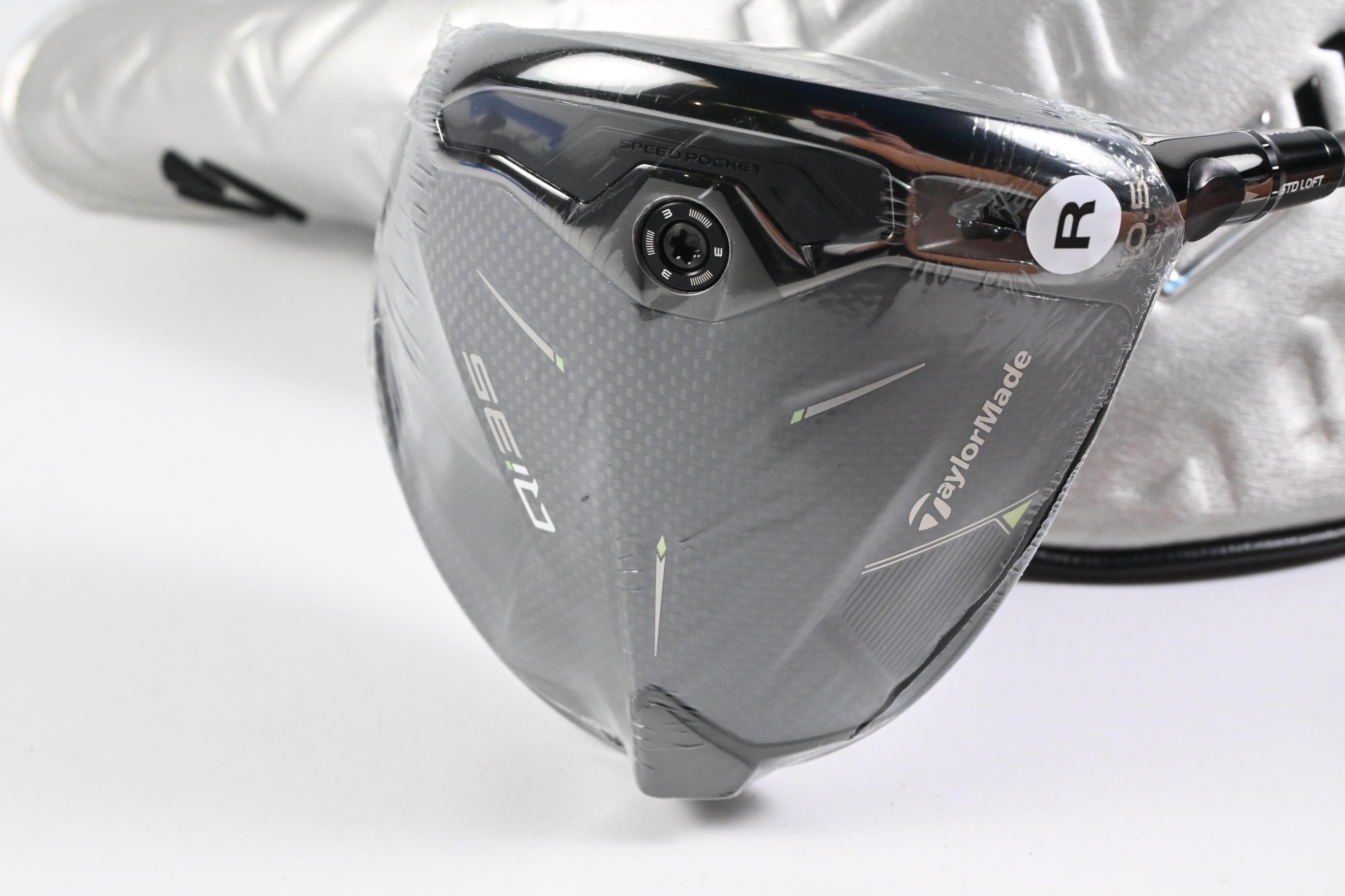 Taylormade Qi35 Driver / 10.5 Degree / Regular Flex Fujikura Ventus Blue 5 Shaft