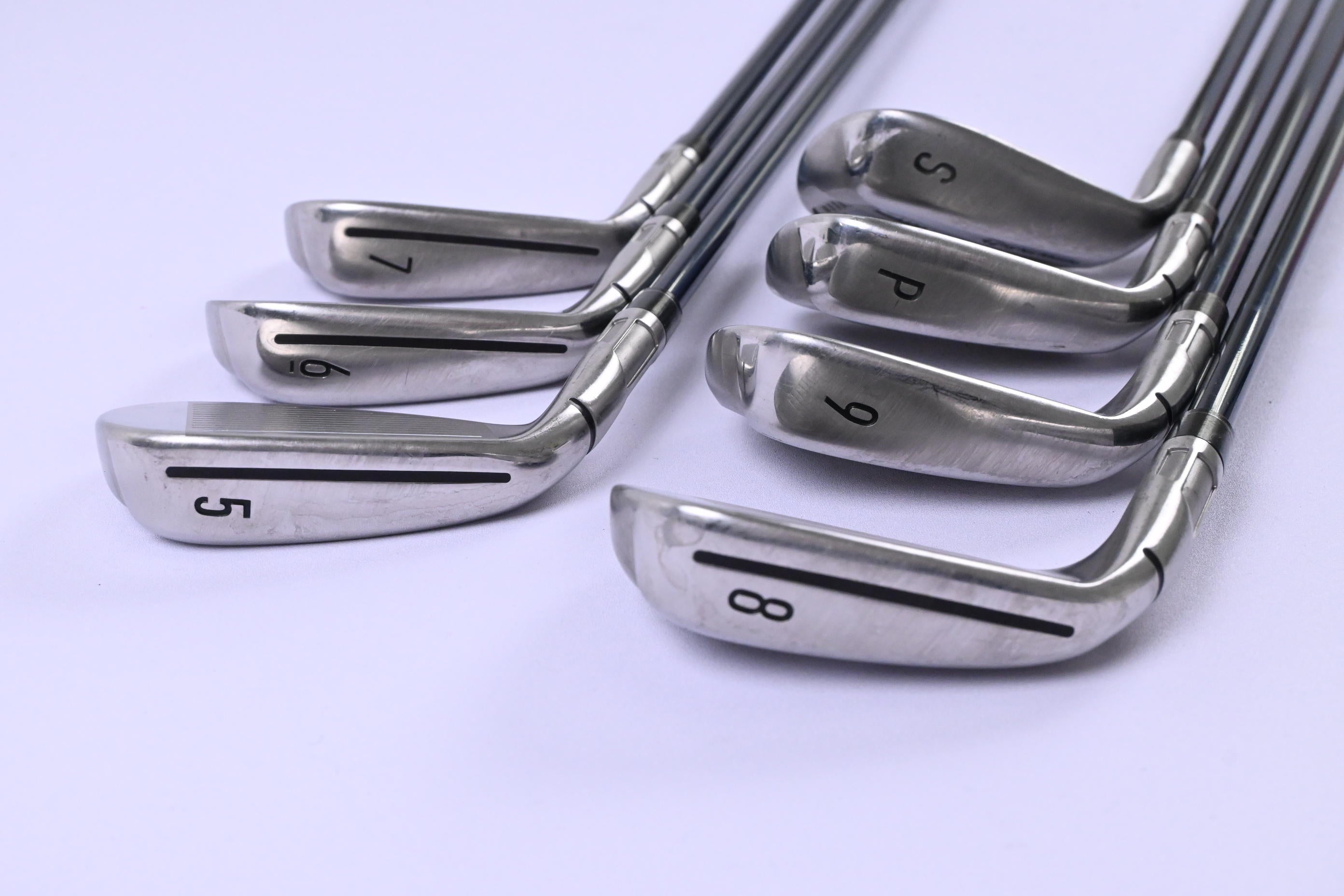 Taylormade SIM2 Max Irons / 5-PW+SW / Regualr Flex Ventus Blue 6 Shafts