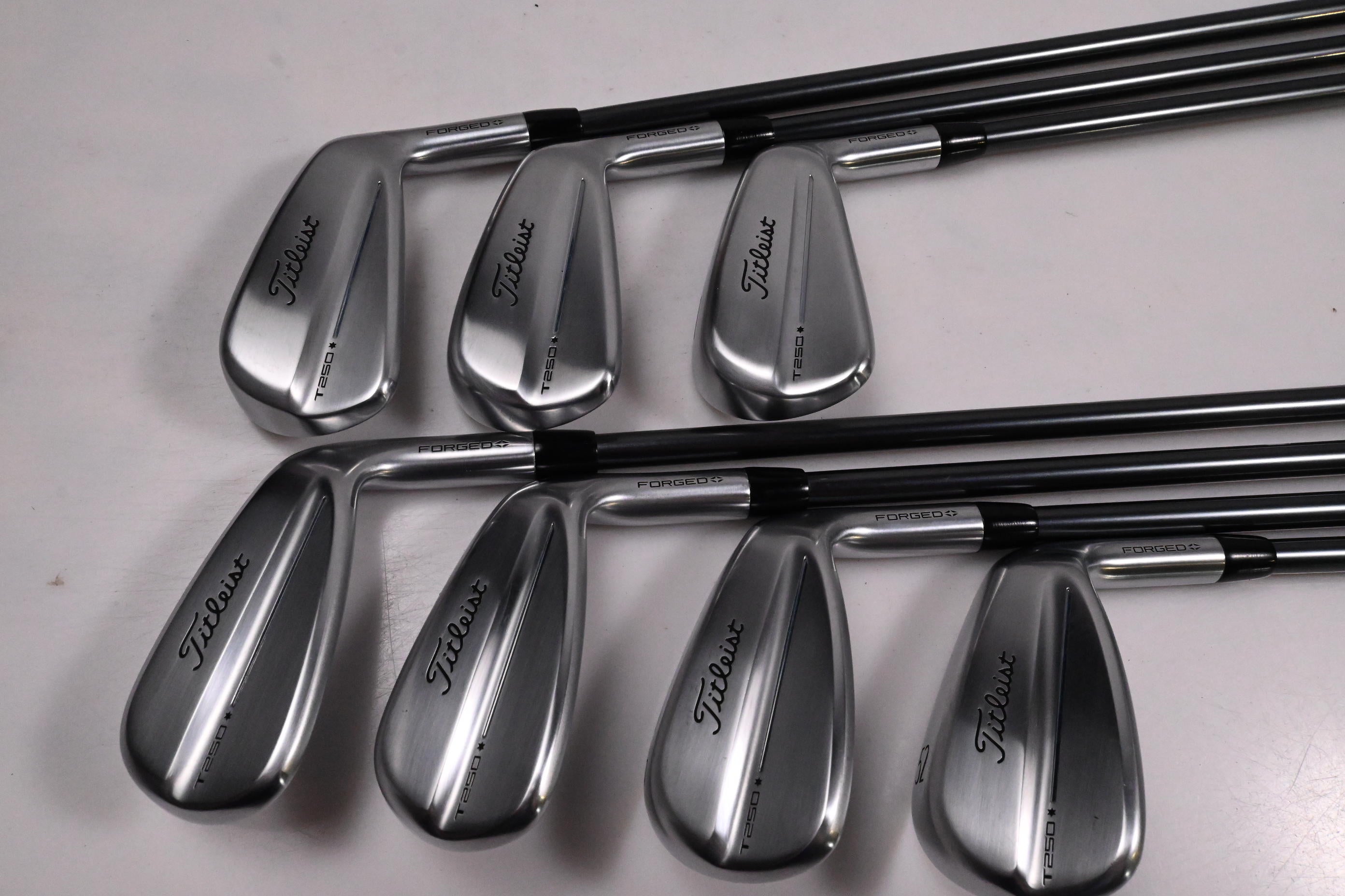Titleist T250* 2025 Irons / 5-PW+52° / Regular Flex MMT AMC Red 65 Shafts