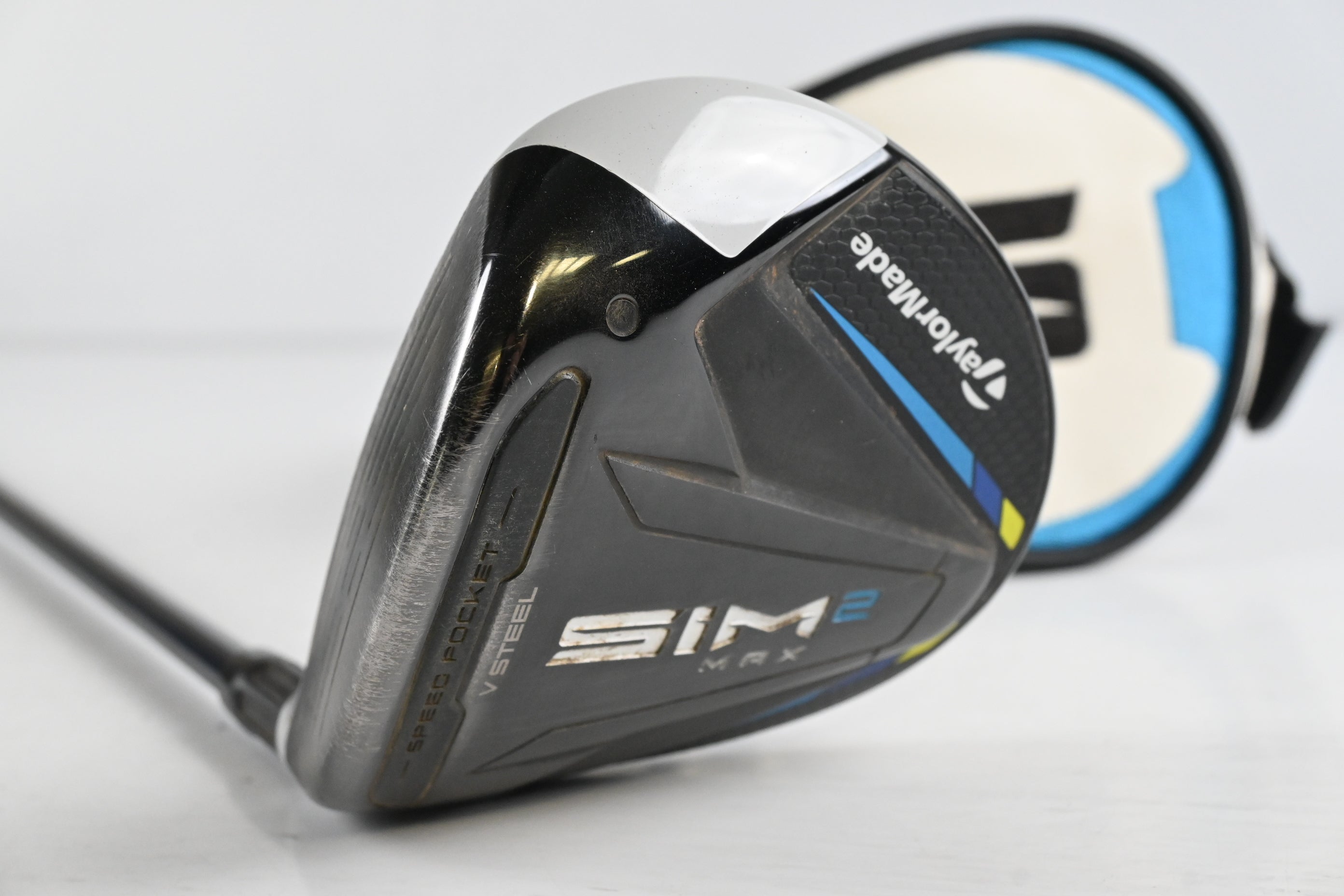 Left Hand Taylormade SIM2 Max #3 Wood / 19 Degree / Regular Flex Ventus Blue 5