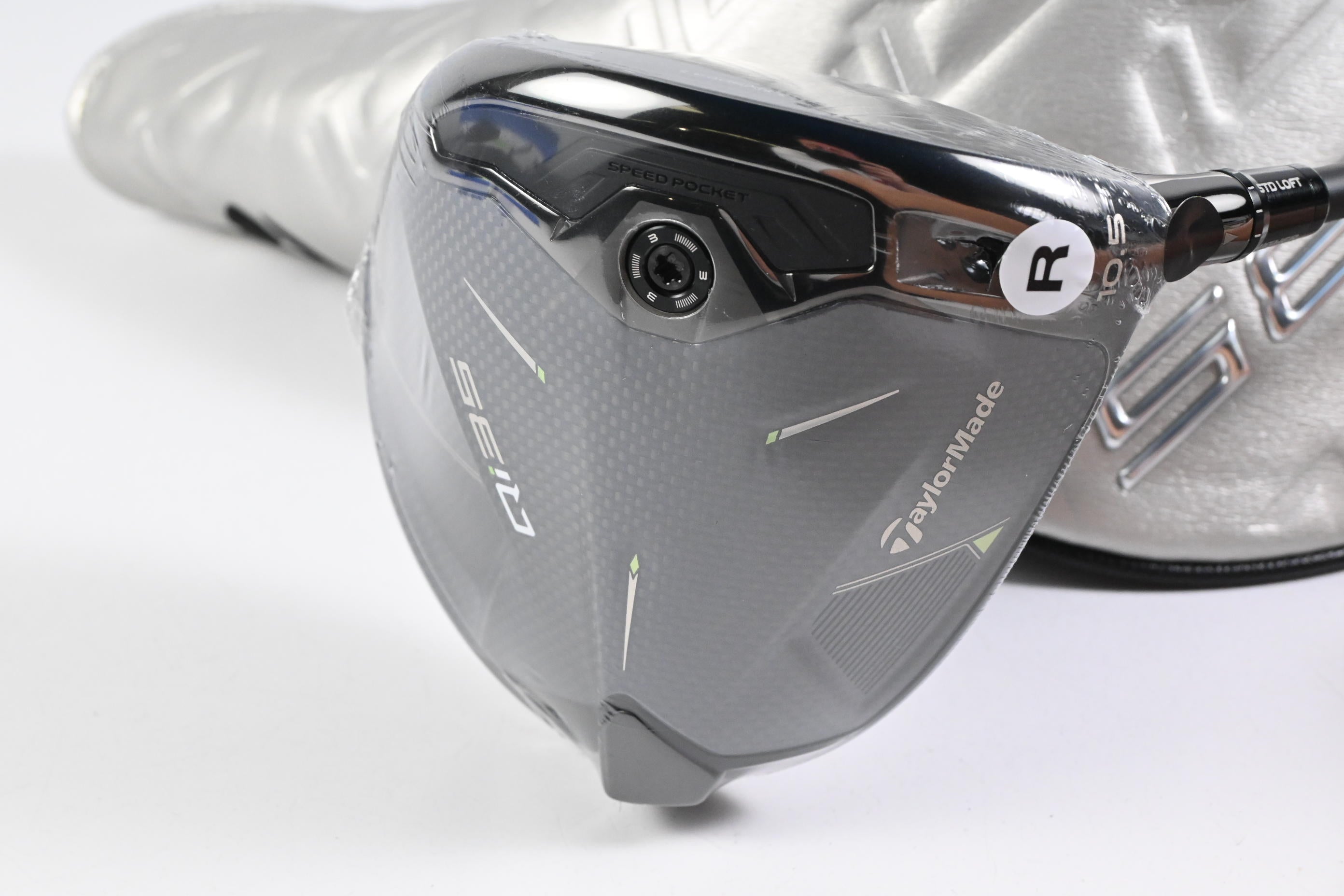 Taylormade Qi35 Driver / 10.5 Degree / Regular Flex Fujikura Ventus Blue 5 Shaft