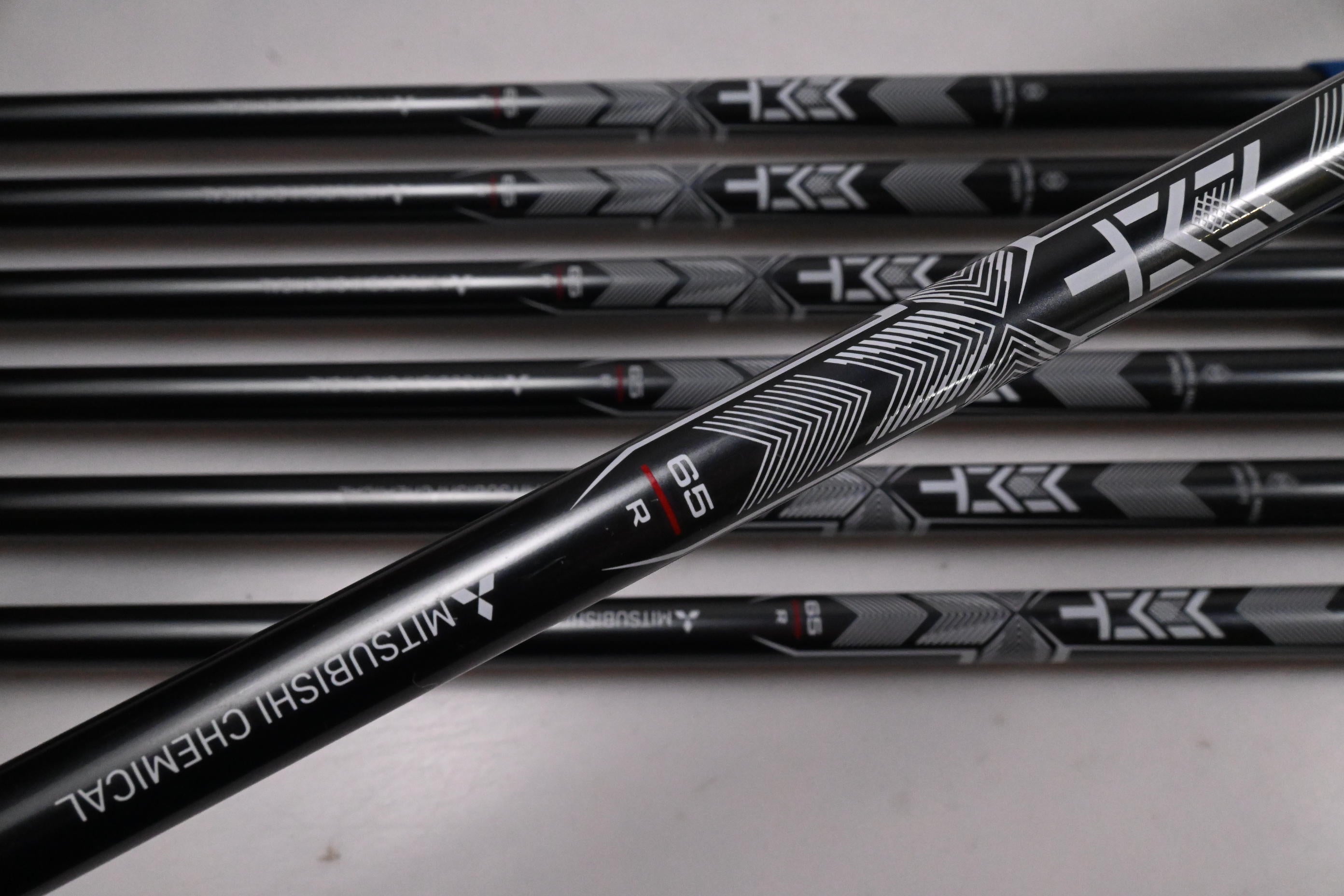 Titleist T250* 2025 Irons / 5-PW+52° / Regular Flex MMT AMC Red 65 Shafts