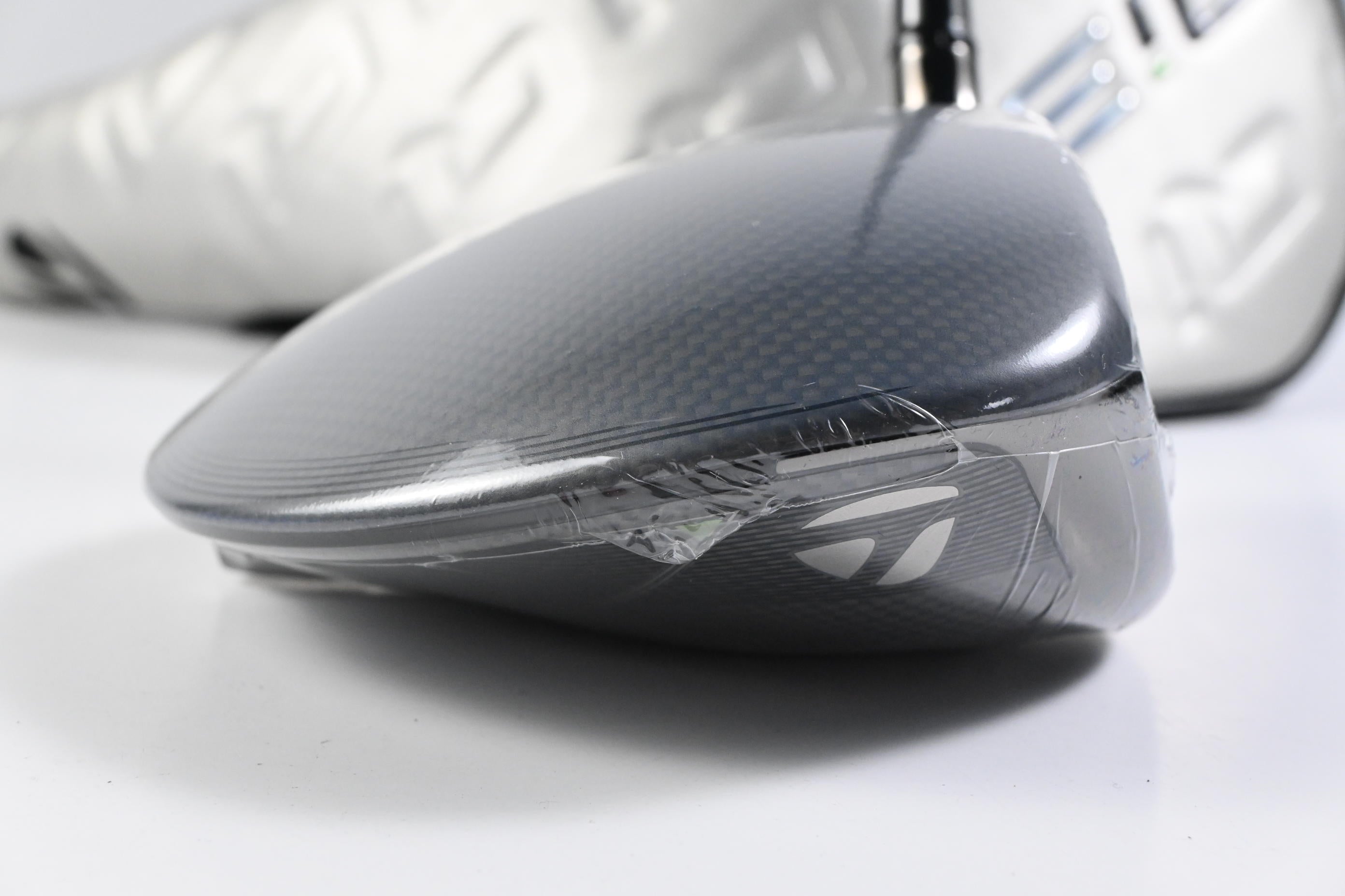 Taylormade Qi35 Driver / 10.5 Degree / Regular Flex Fujikura Ventus Blue 5 Shaft