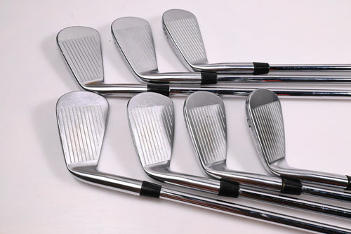 Titleist 718 MB Irons / 4-PW / Stiff Flex Dynamic Gold S300 Shafts