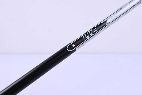 Taylormade R11 Driver / 9 Degree / Stiff Flex Fujikura Blur R11 60 Shaft