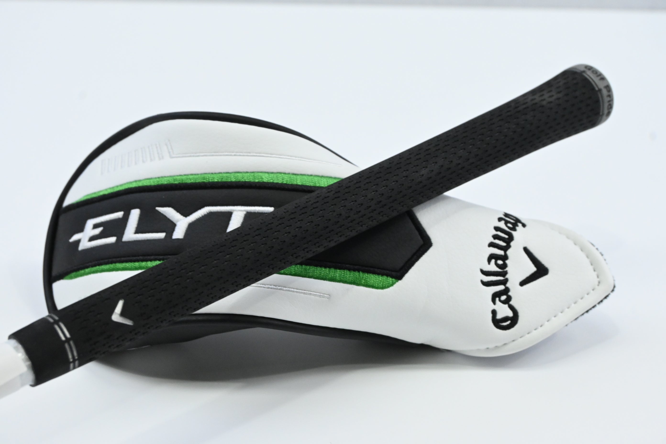 Callaway Elyte #4 Hybrid / 22 Degree / Regular Flex Denali Charcoal 60 Shaft