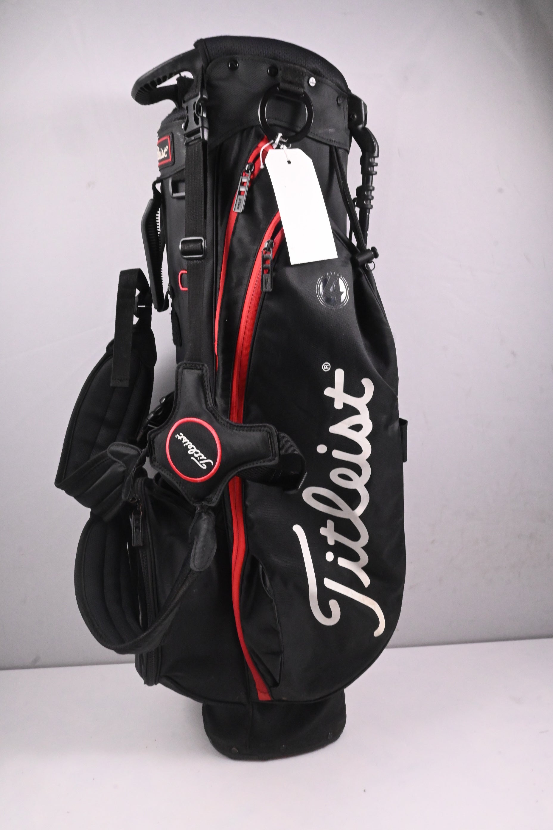 Titleist Players 4 Stand Bag / 4-Way Divider / Black, Red