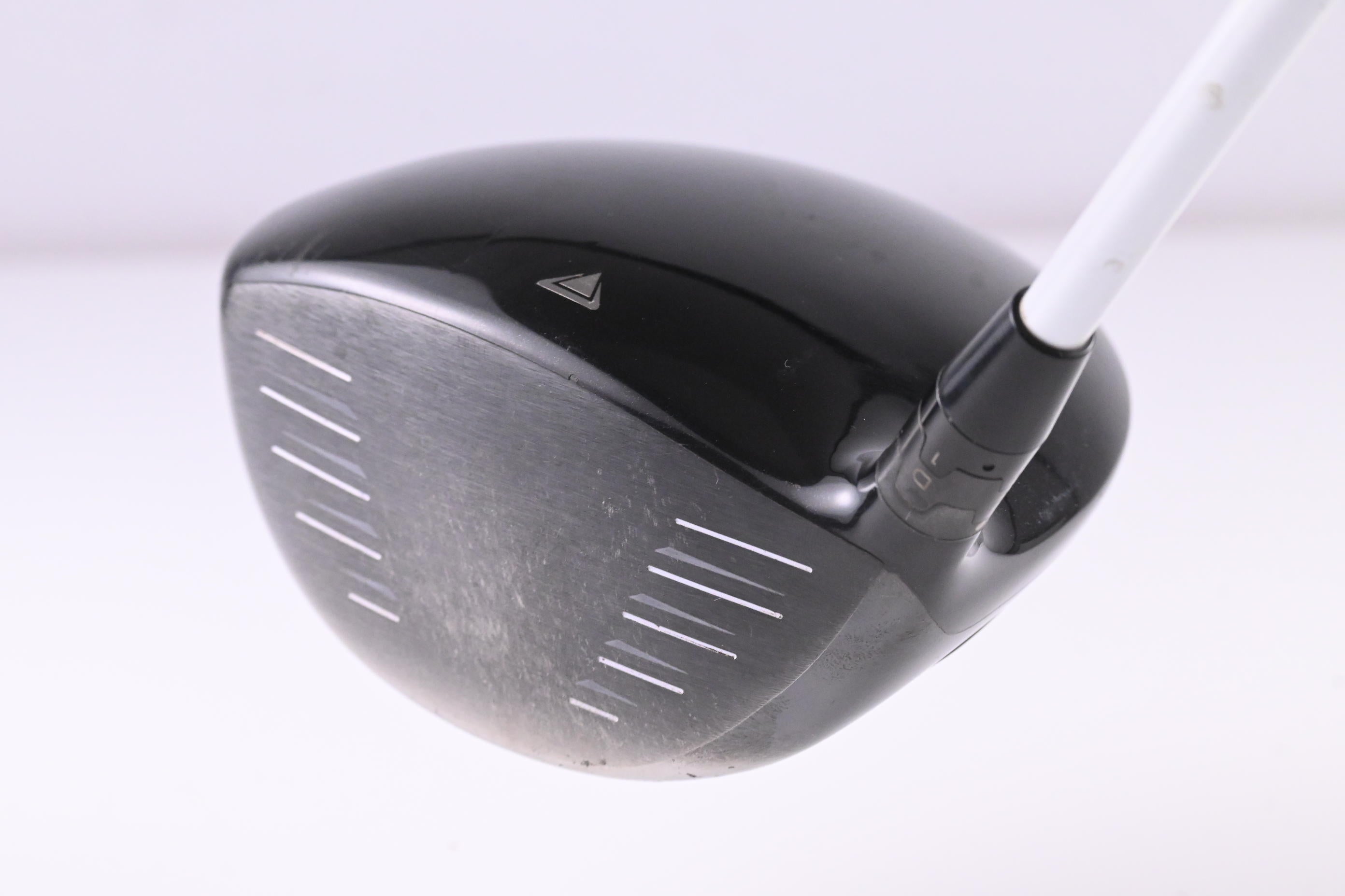 Titleist 915 D2 Driver / 9.5 Degree / Stiff Flex Aldila Rogue Silver 110MSI 60