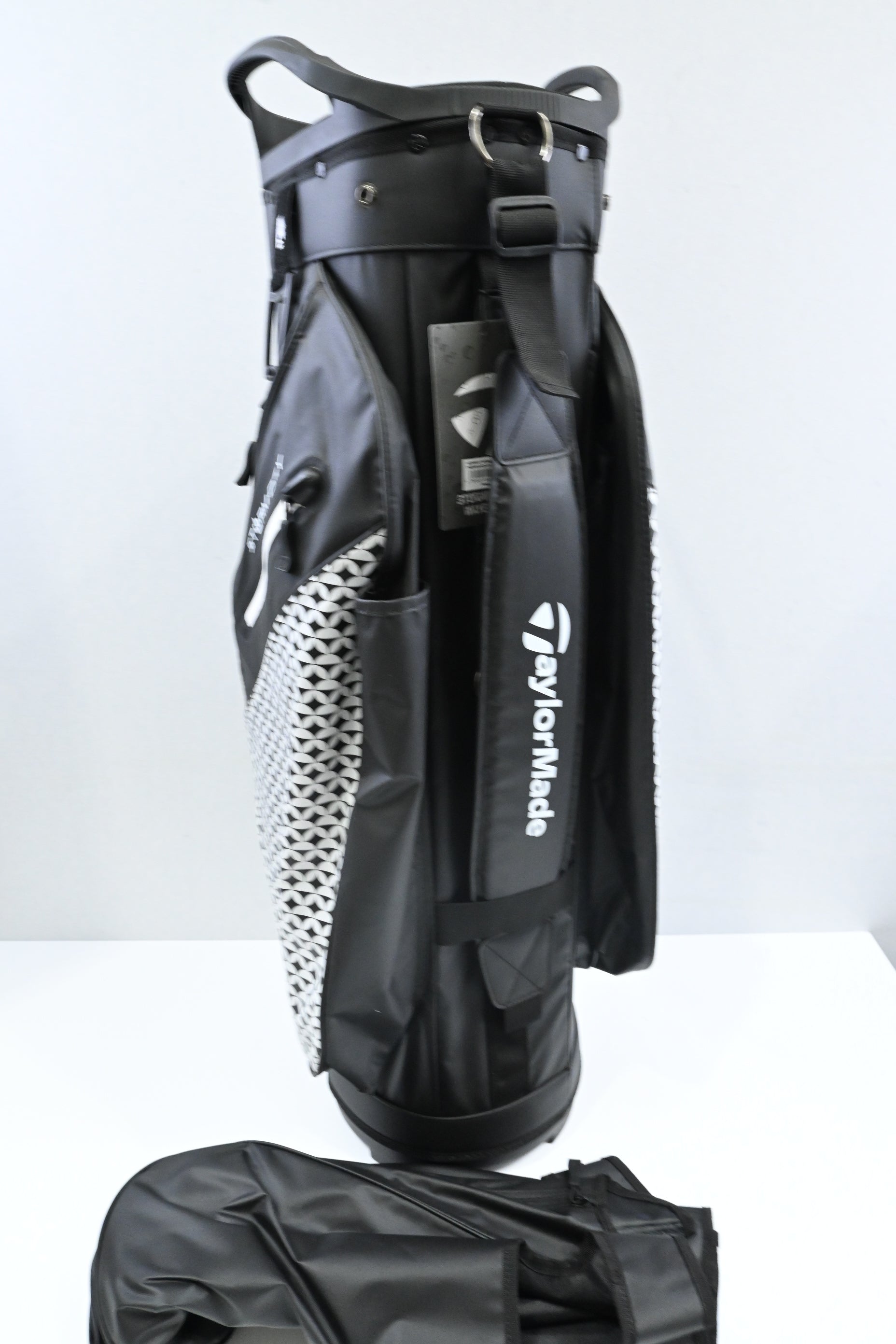 Taylormade Storm Dry Cart Bag / 14-Way / Black, White