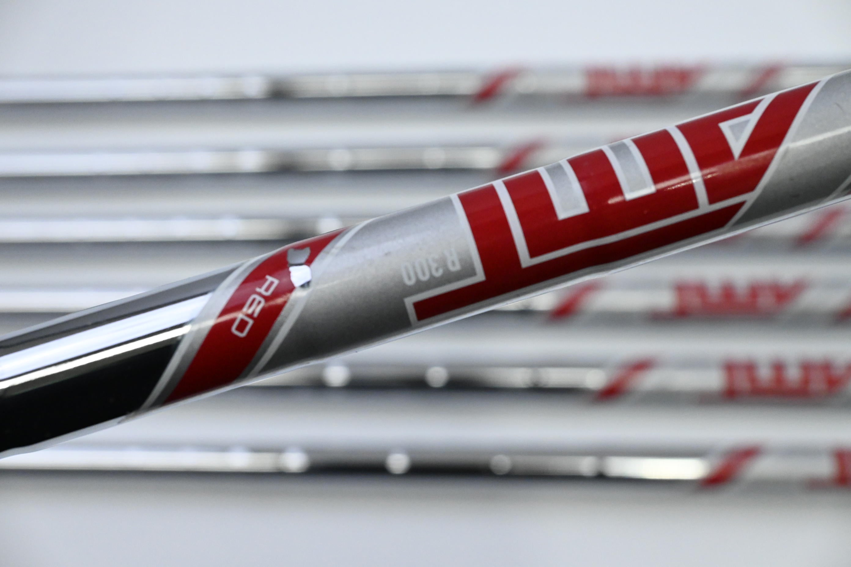 Titleist AP1/AP3 718 Combo Irons / 5-PW+48° / Regular Flex AMT Red R300 Shafts