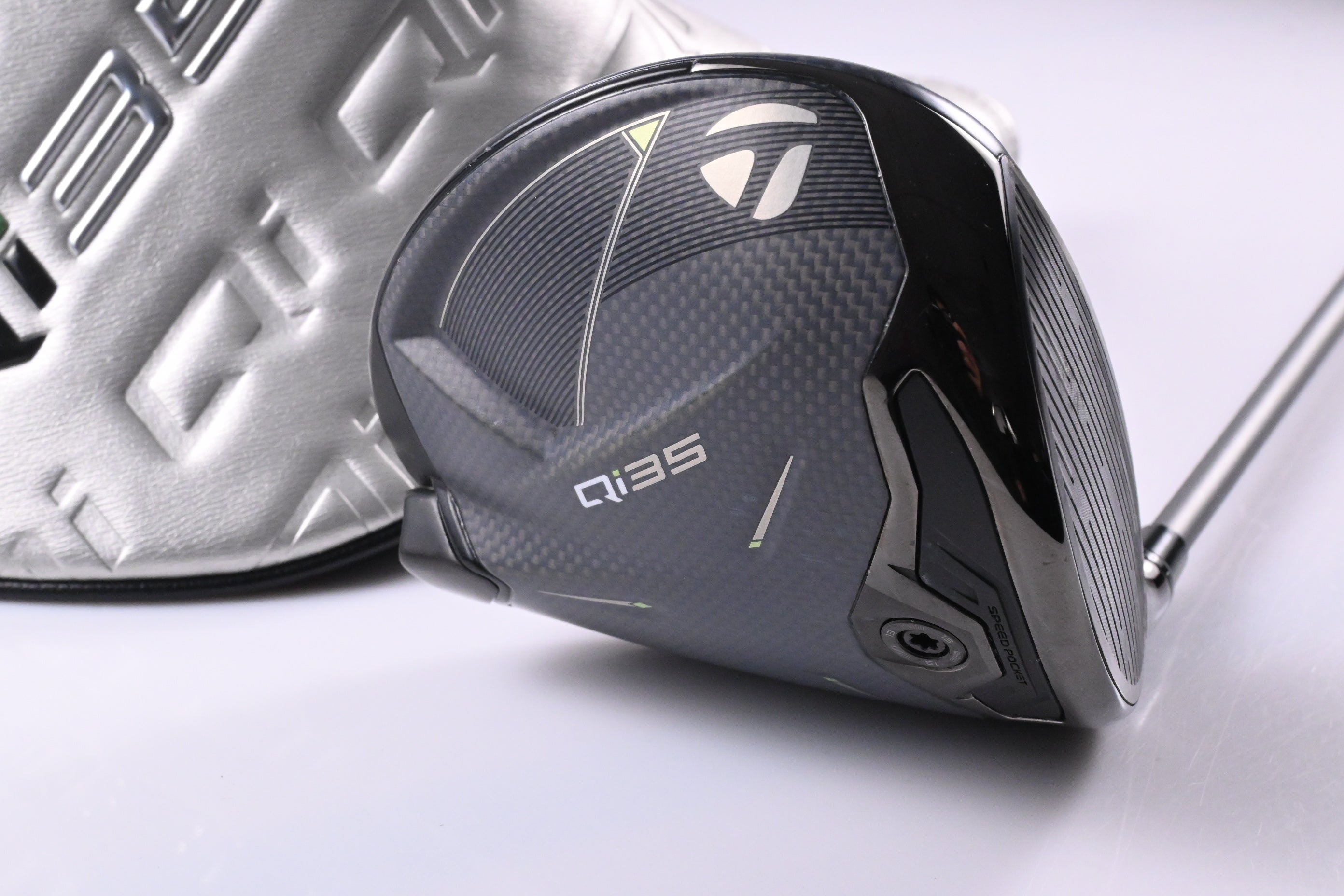 Taylormade Qi35 Driver / 10.5 Degree / Regular Flex Fujikura Air Speeder 50