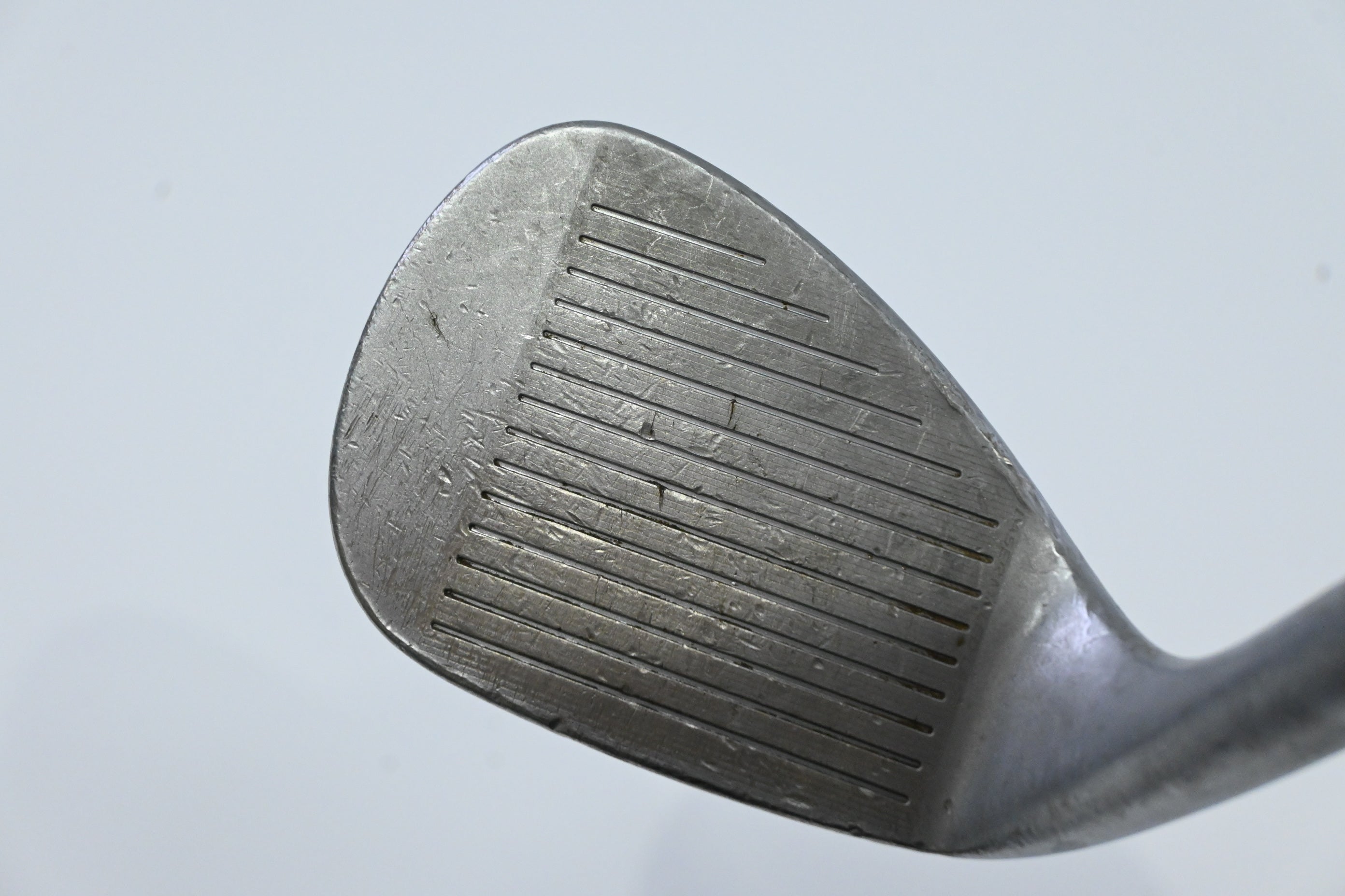 Cleveland 588 Precision Forged Sand Wedge / 54 Degree / Wedge Flex Tour Concept