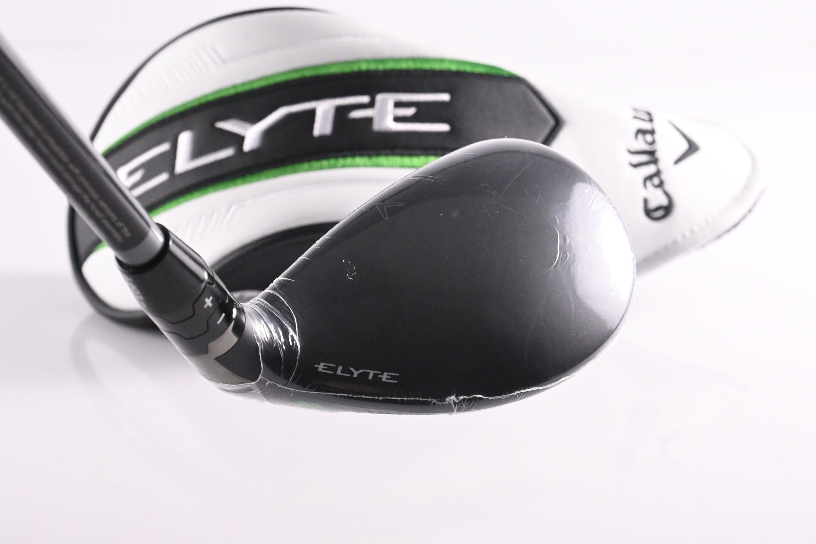 Callaway Elyte X #4 Hybrid / 21 Degree / Regular Flex Denali Charcoal 60 Shaft