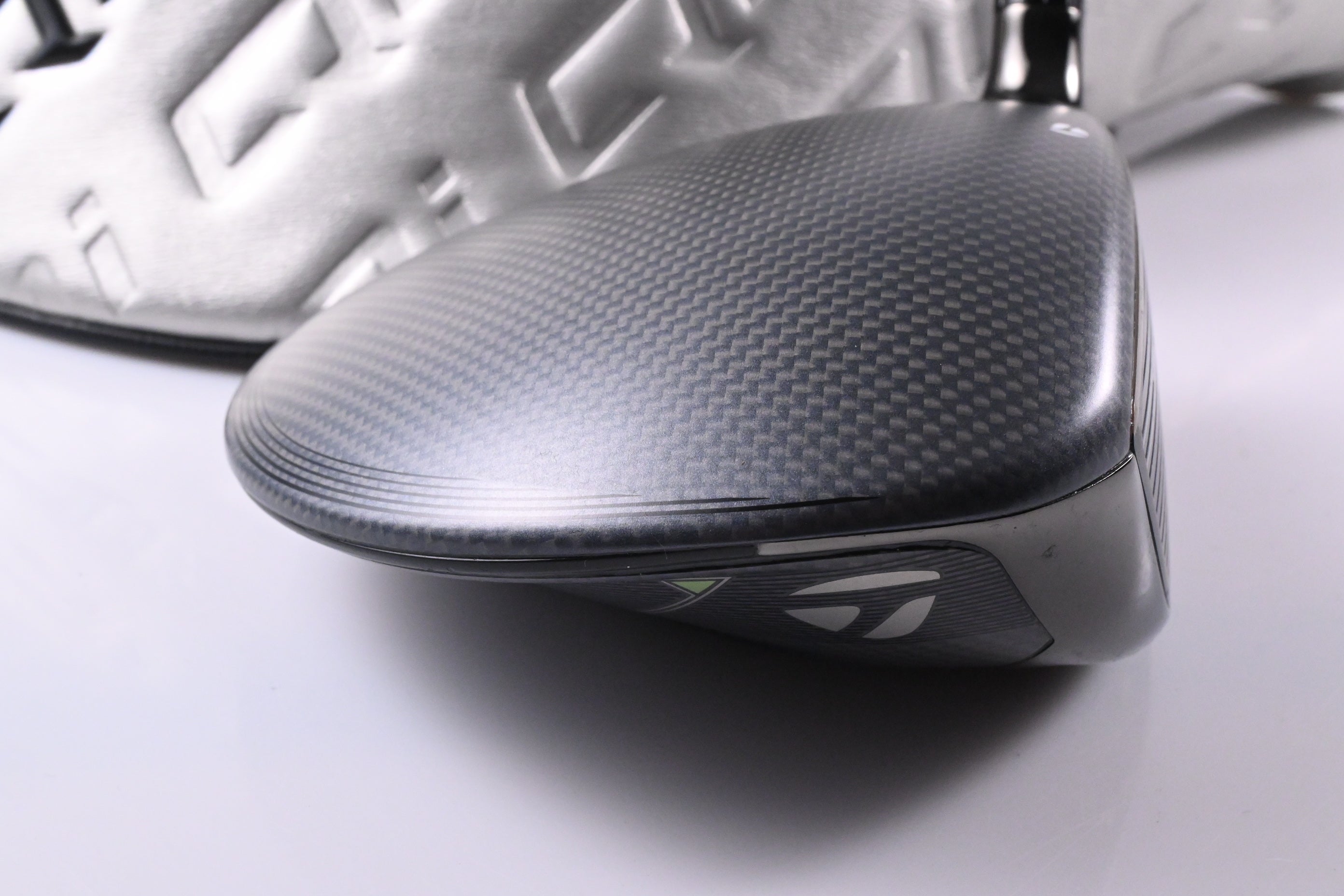Taylormade Qi35 Driver / 10.5 Degree / Regular Flex Fujikura Air Speeder 50