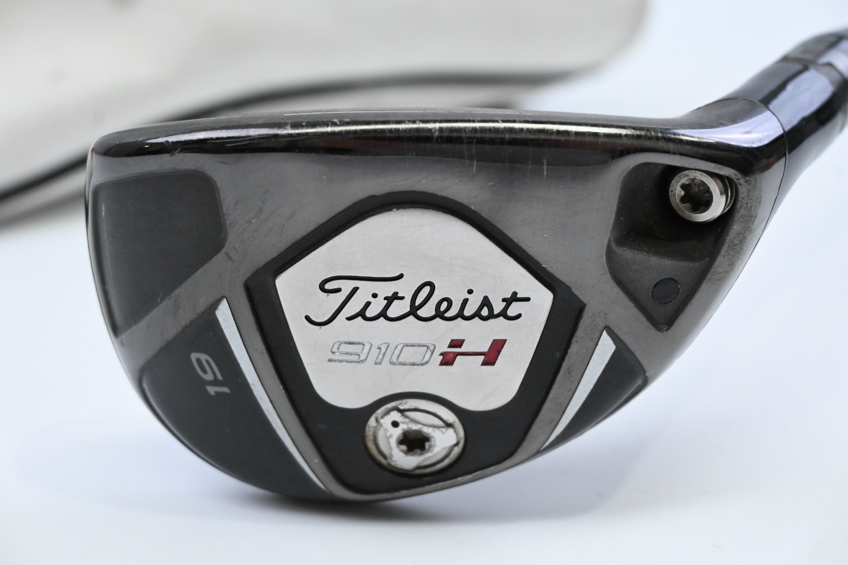 Titleist 910H #3 Hybrid / 19 Degree / Regular Flex Diamana Ilima 70 Shaft