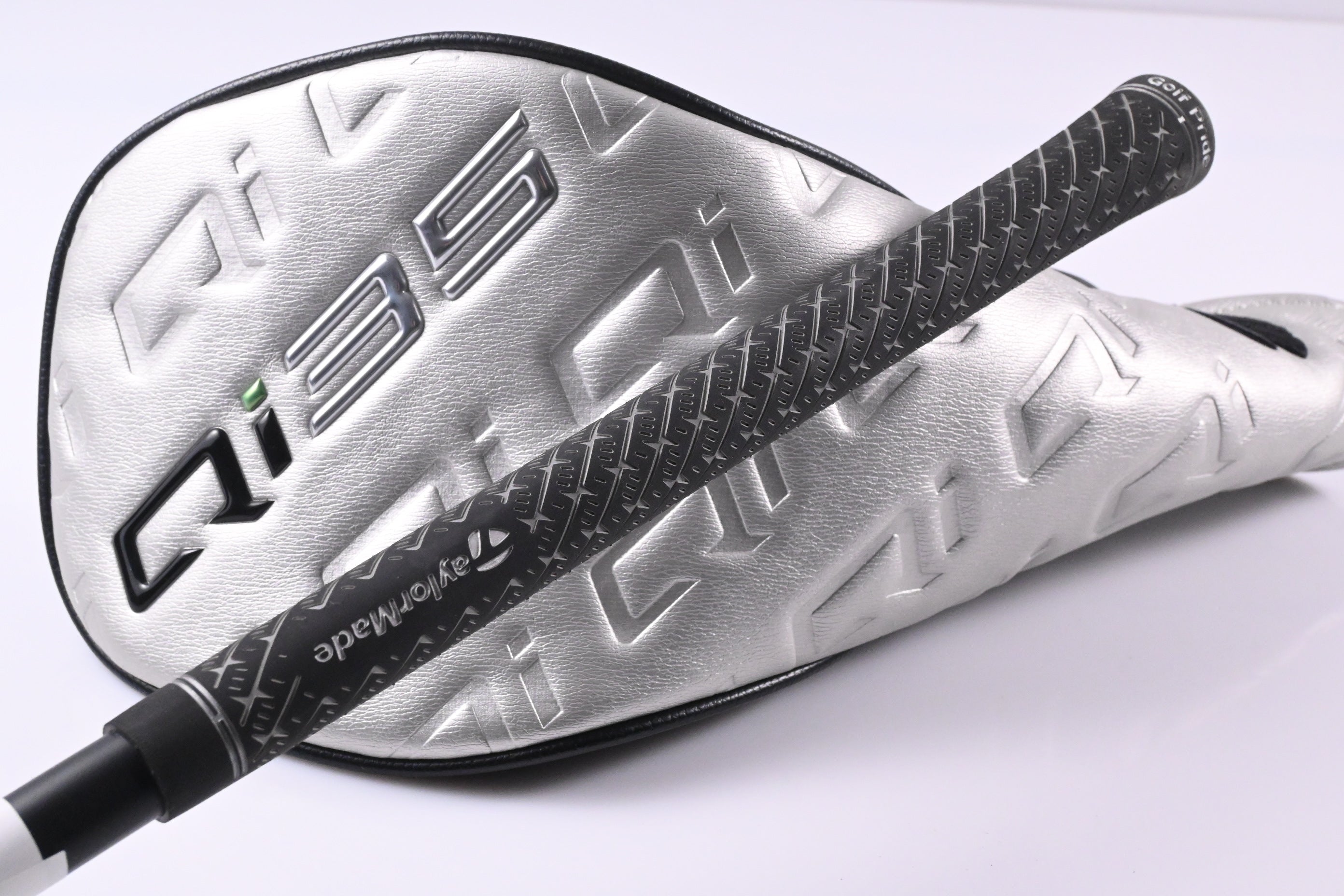 Taylormade Qi35 Driver / 10.5 Degree / Regular Flex Fujikura Air Speeder 50