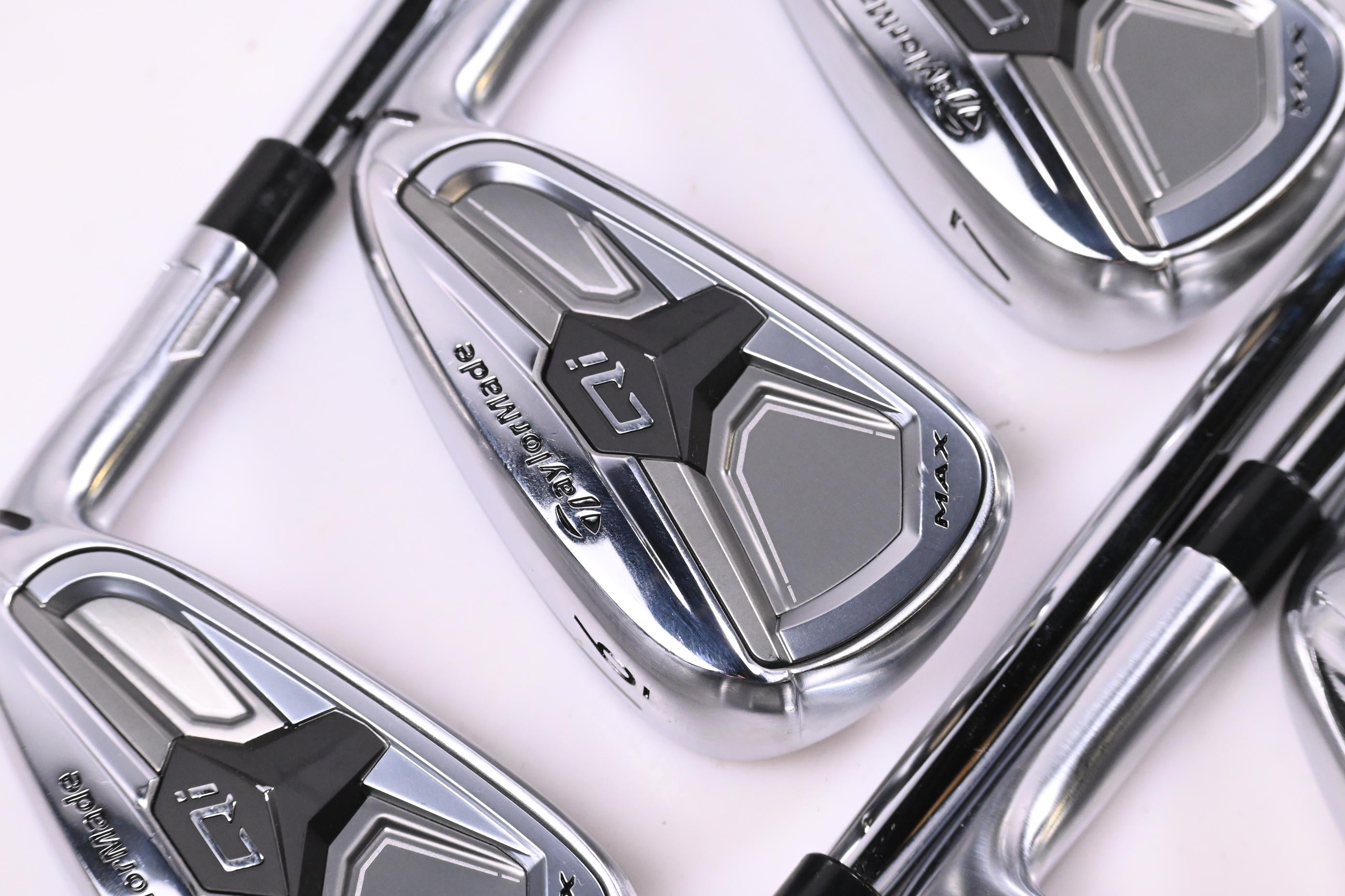 Taylormade Qi Max Irons / 5-PW+GW+SW+LW / Regular Flex KBS MAX MT 85