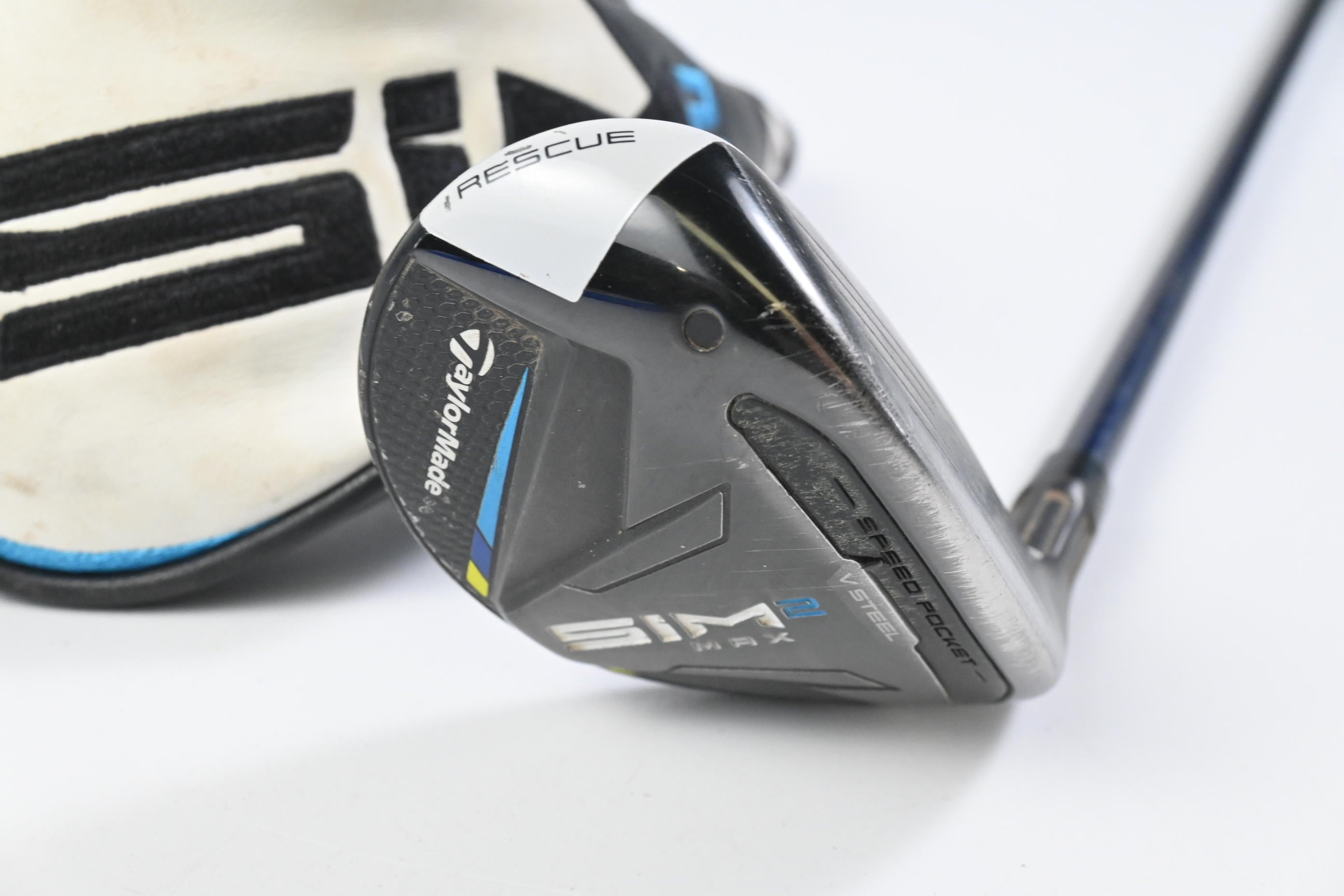 Taylormade SIM2 Max #4 Hybrid / 22 Degree / Stiff Flex Fujikura Ventus Blue 7