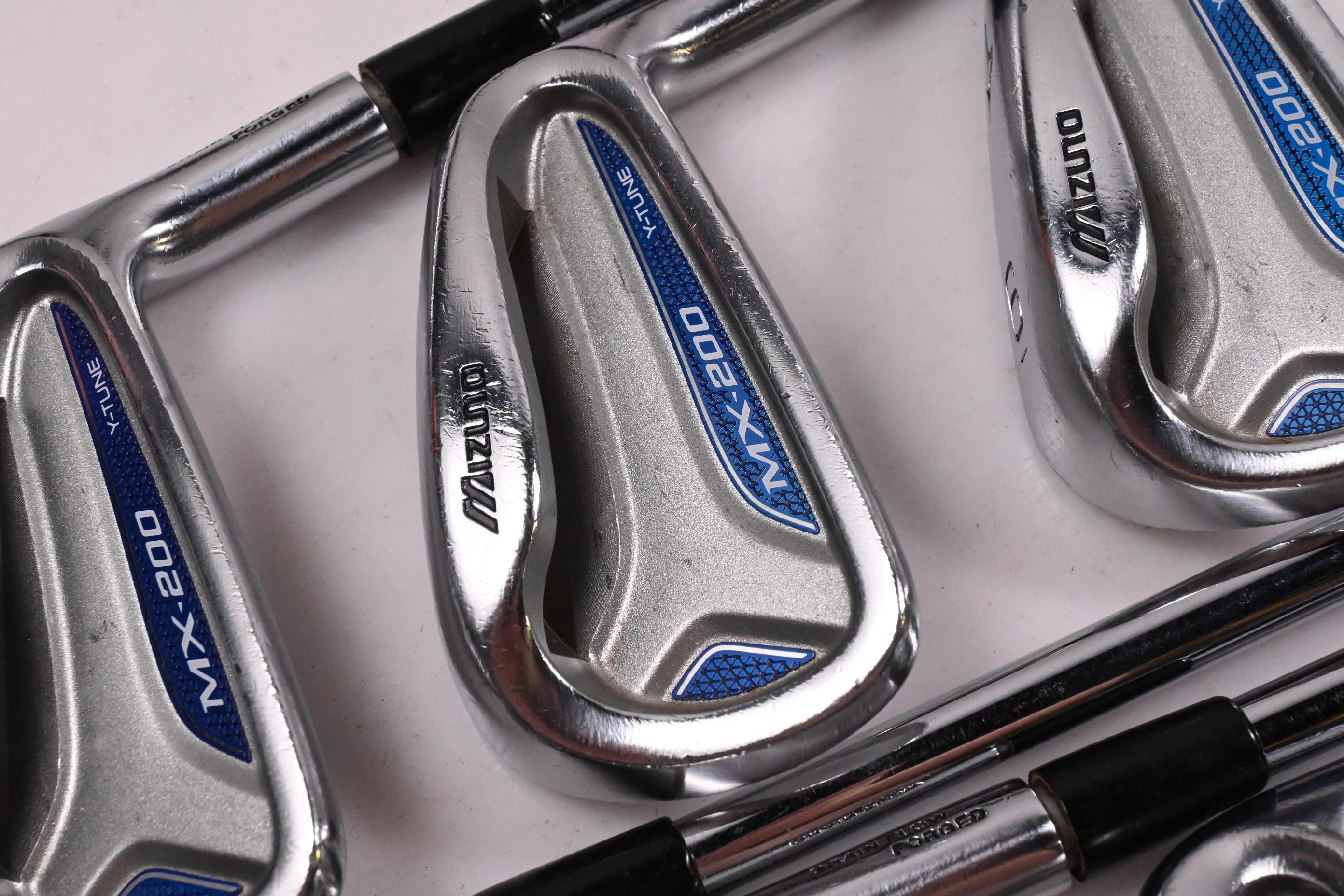 Mizuno MX-200 Irons / 4-PW / Regular Flex Dynalite Gold XP R300 Shafts