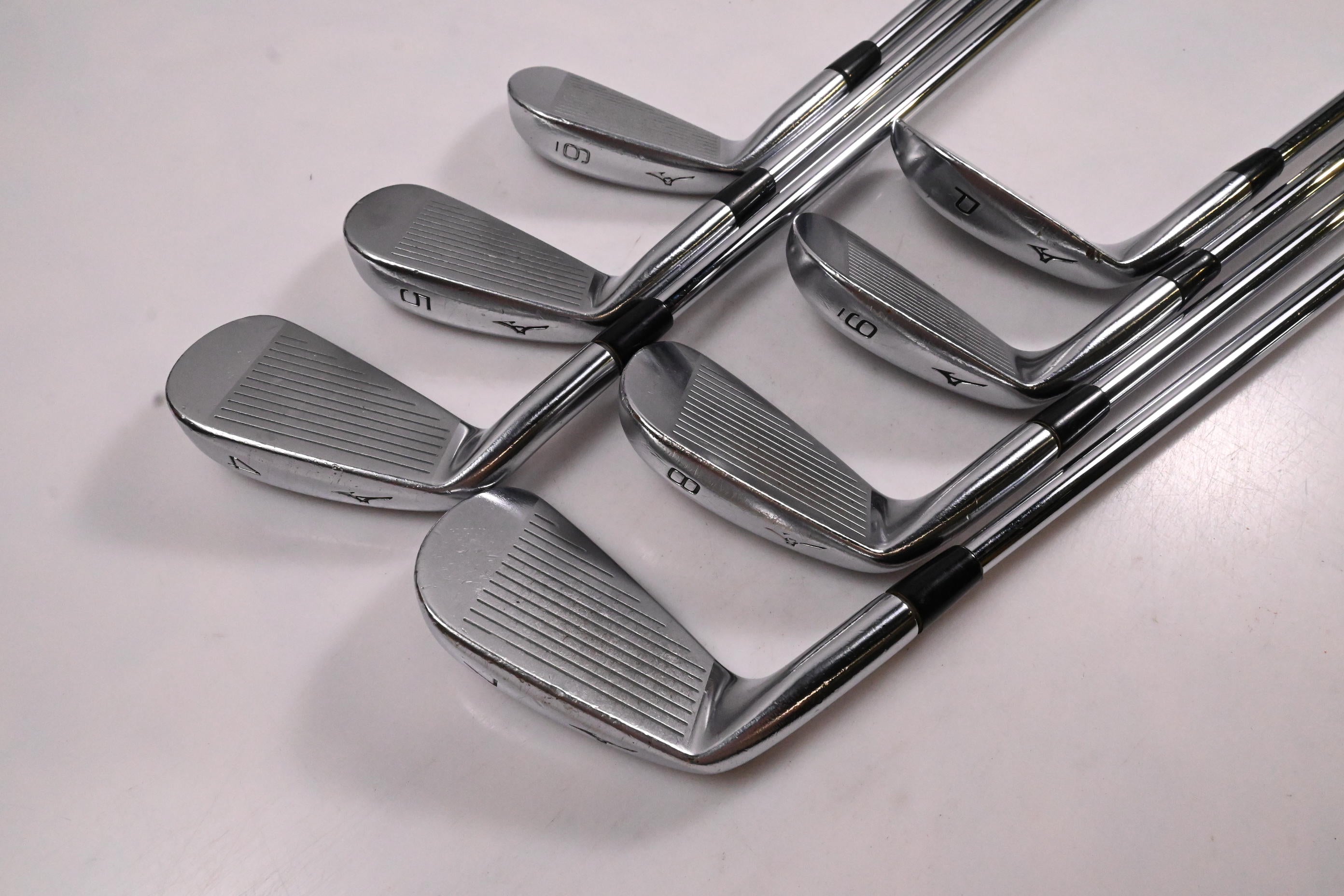Mizuno MX-200 Irons / 4-PW / Regular Flex Dynalite Gold XP R300 Shafts