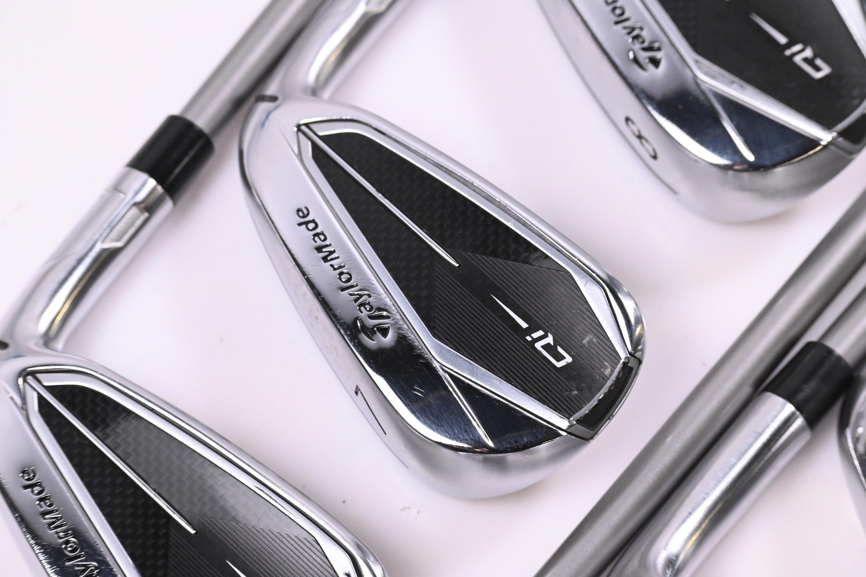 Taylormade Qi Irons / 6-PW+GW+SW / Senior Flex Fujikura Speeder NX 50 Shafts