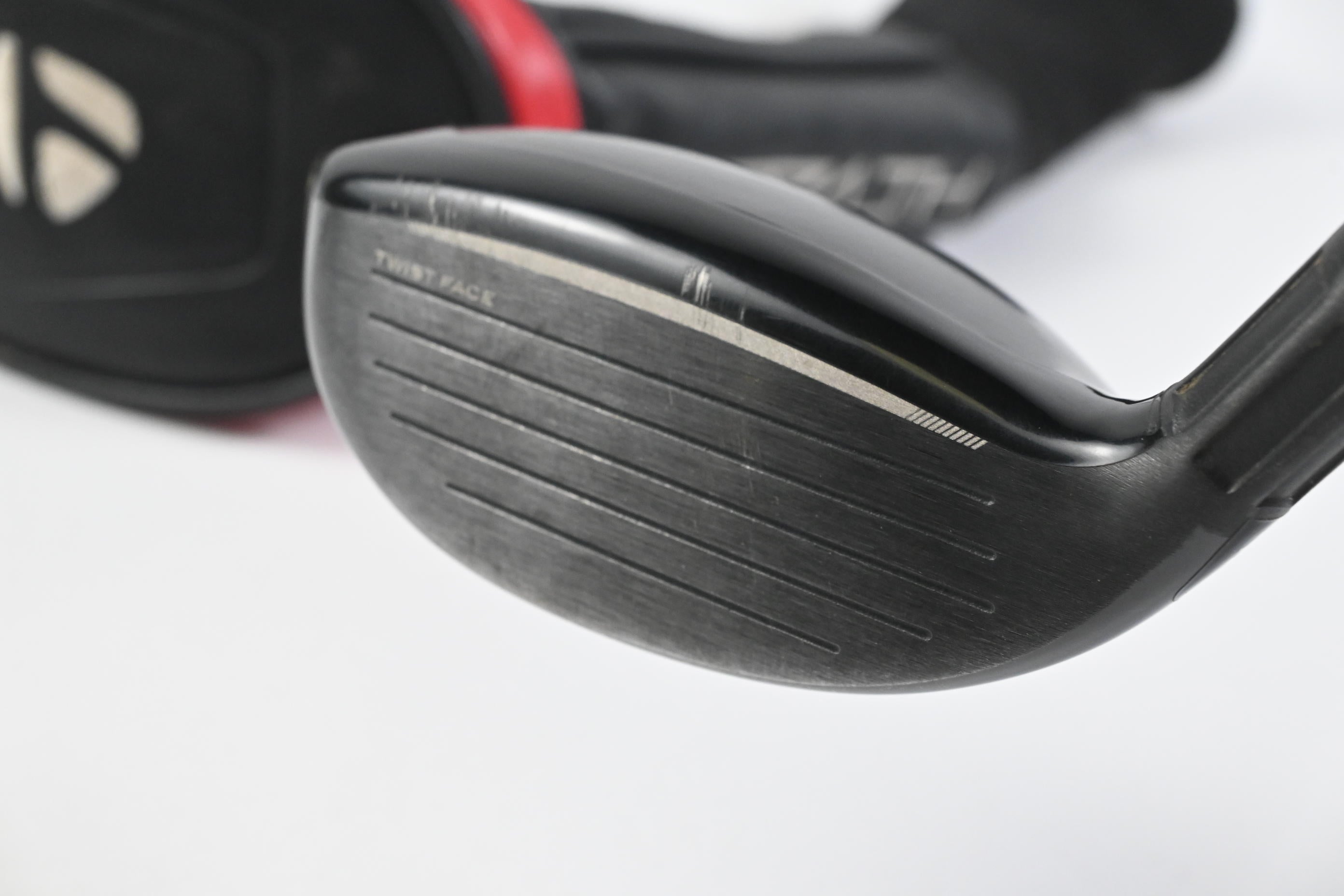 Taylormade Stealth #4 Hybrid / 22 Degree / Regular Flex Fujikura Ventus Red 6