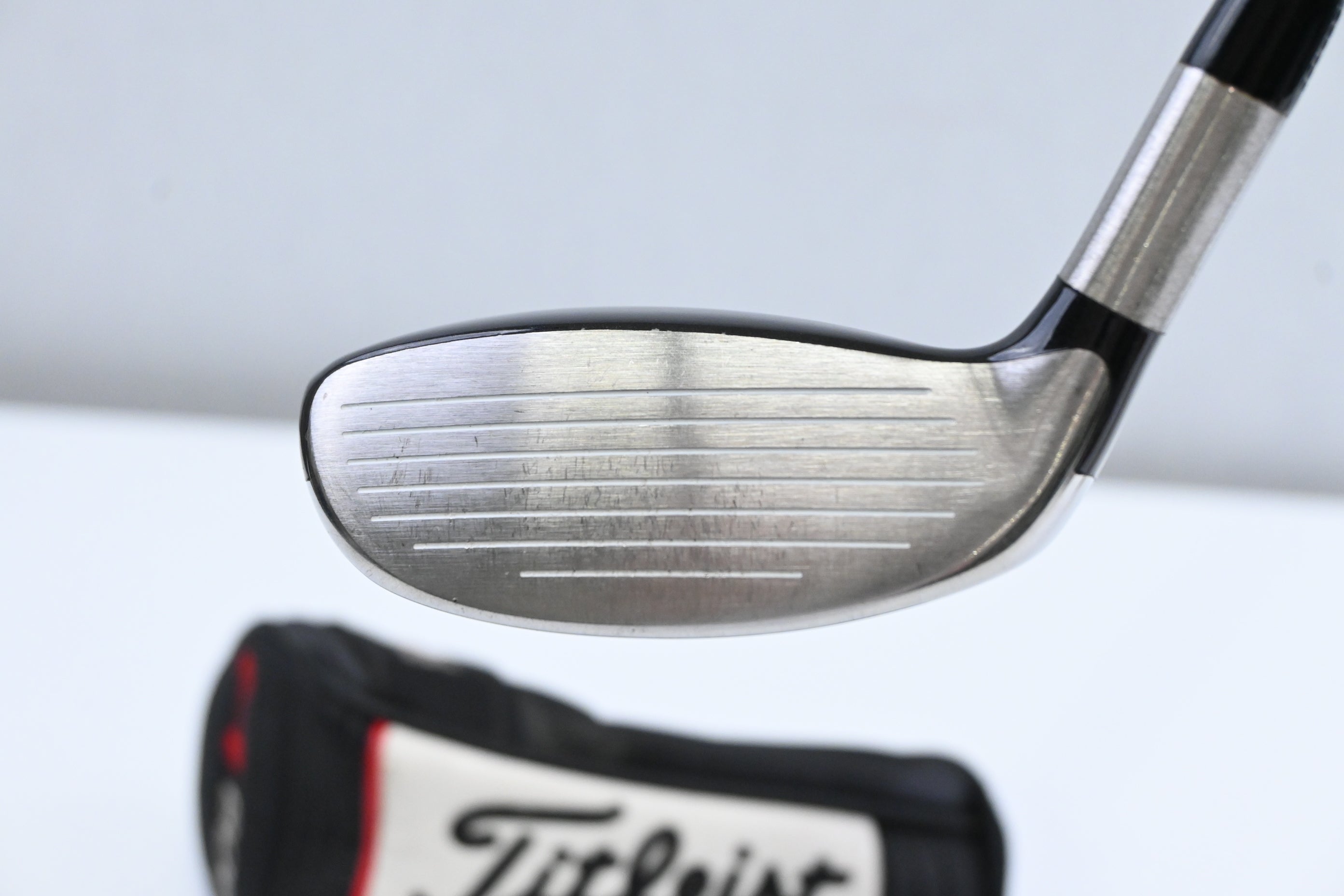 Titleist 909H #4 Hybrid / 24 Degree / Stiff Flex Aldila Voodoo Shaft