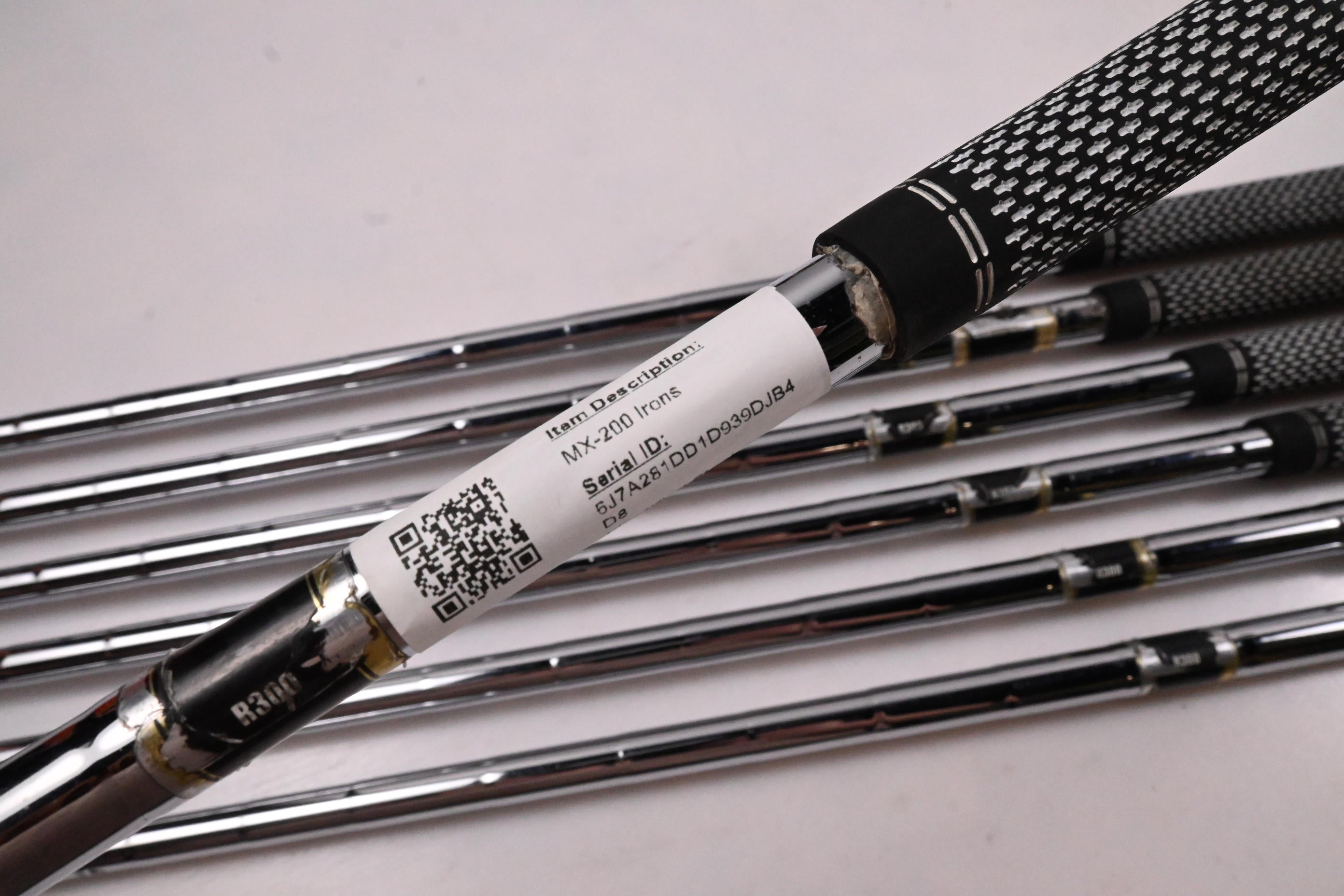 Mizuno MX-200 Irons / 4-PW / Regular Flex Dynalite Gold XP R300 Shafts