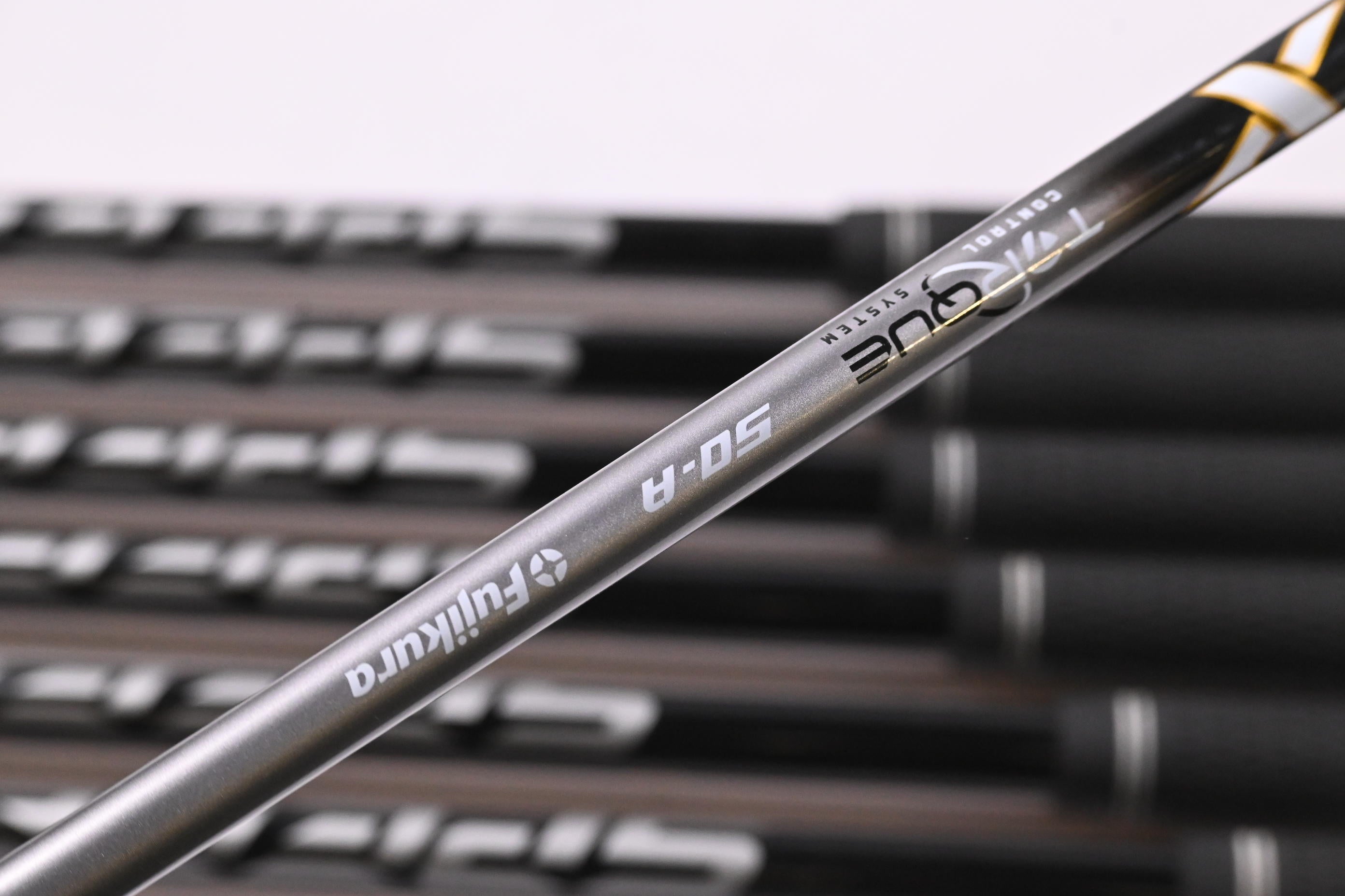 Taylormade Qi Irons / 6-PW+GW+SW / Senior Flex Fujikura Speeder NX 50 Shafts