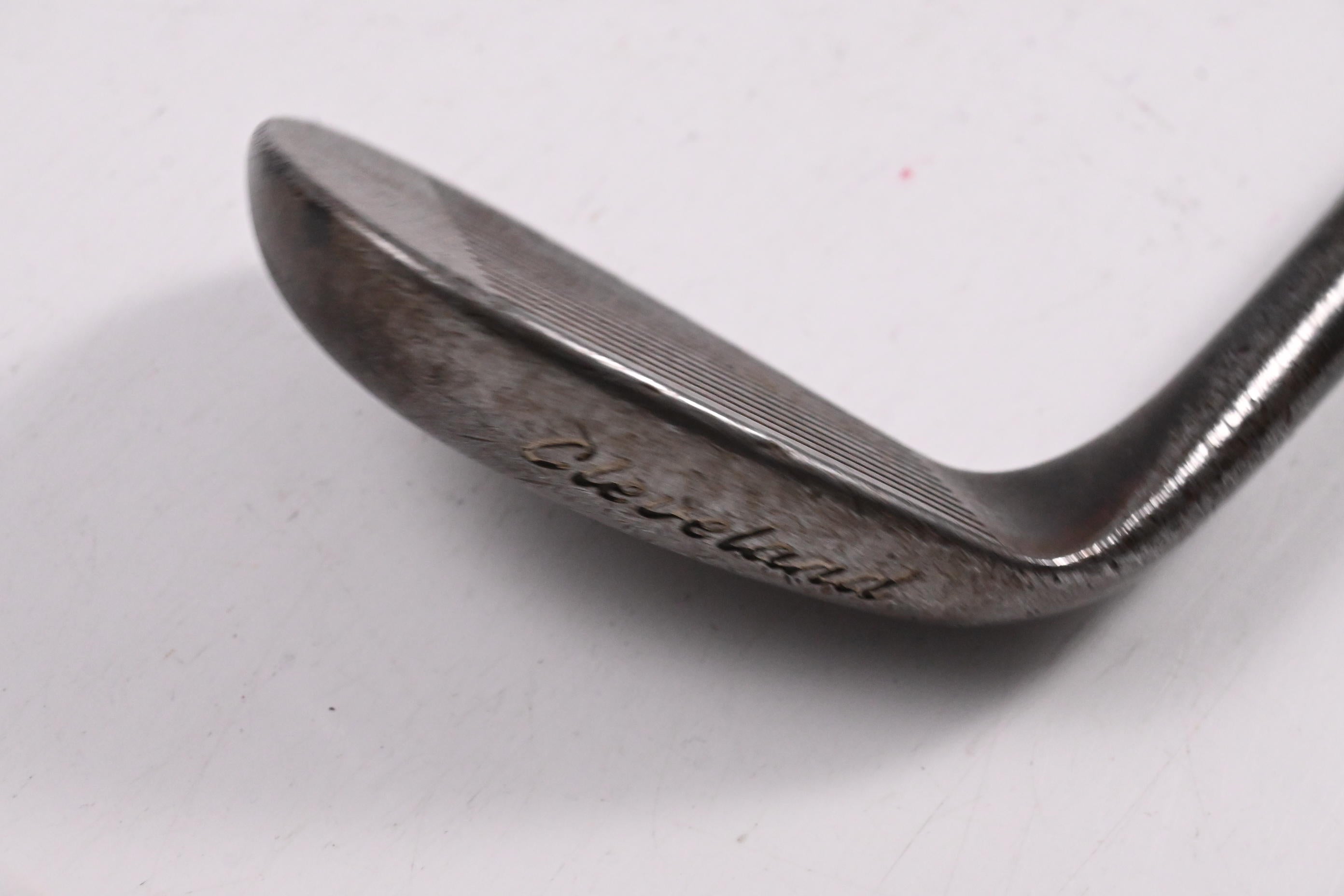 Cleveland 588 Tour Action Sand Wedge / 53 Degree / Wedge Flex Dynamic Gold Shaft