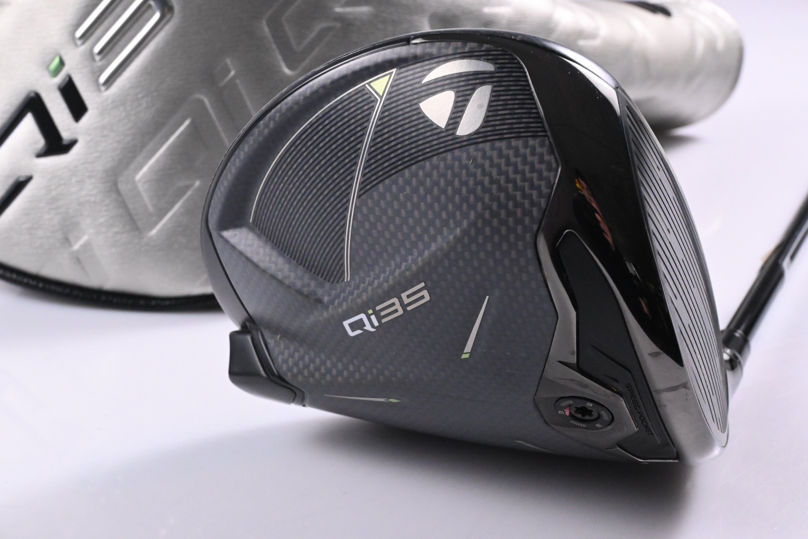 Taylormade Qi35 Driver / 10.5 Degree / Regular Flex Kai'li Red 60 Shaft