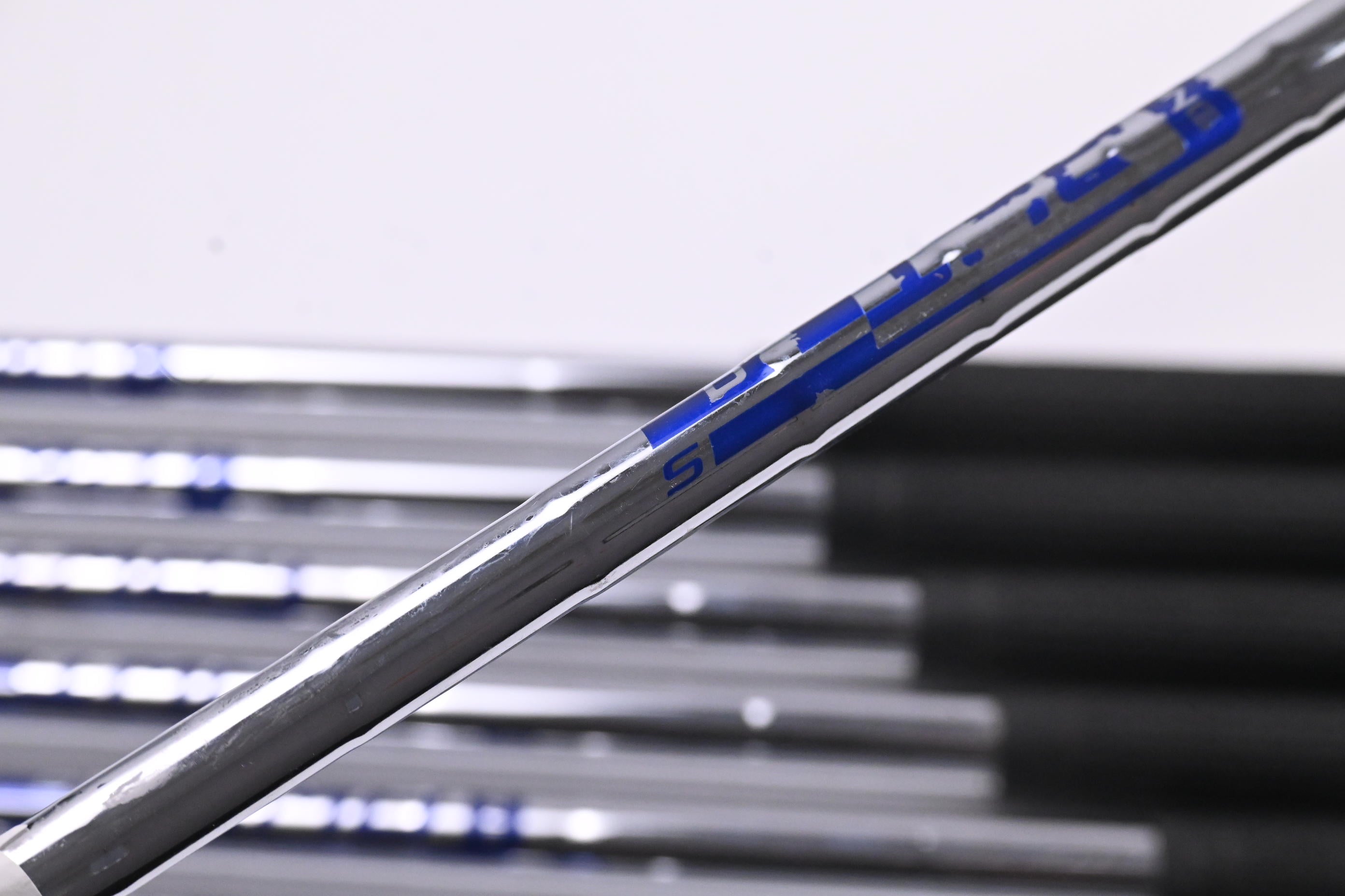 Ping i-Series E1 Irons / 3-PW / Red Dot / Stiff Flex Ping AWT 2.0 Shafts