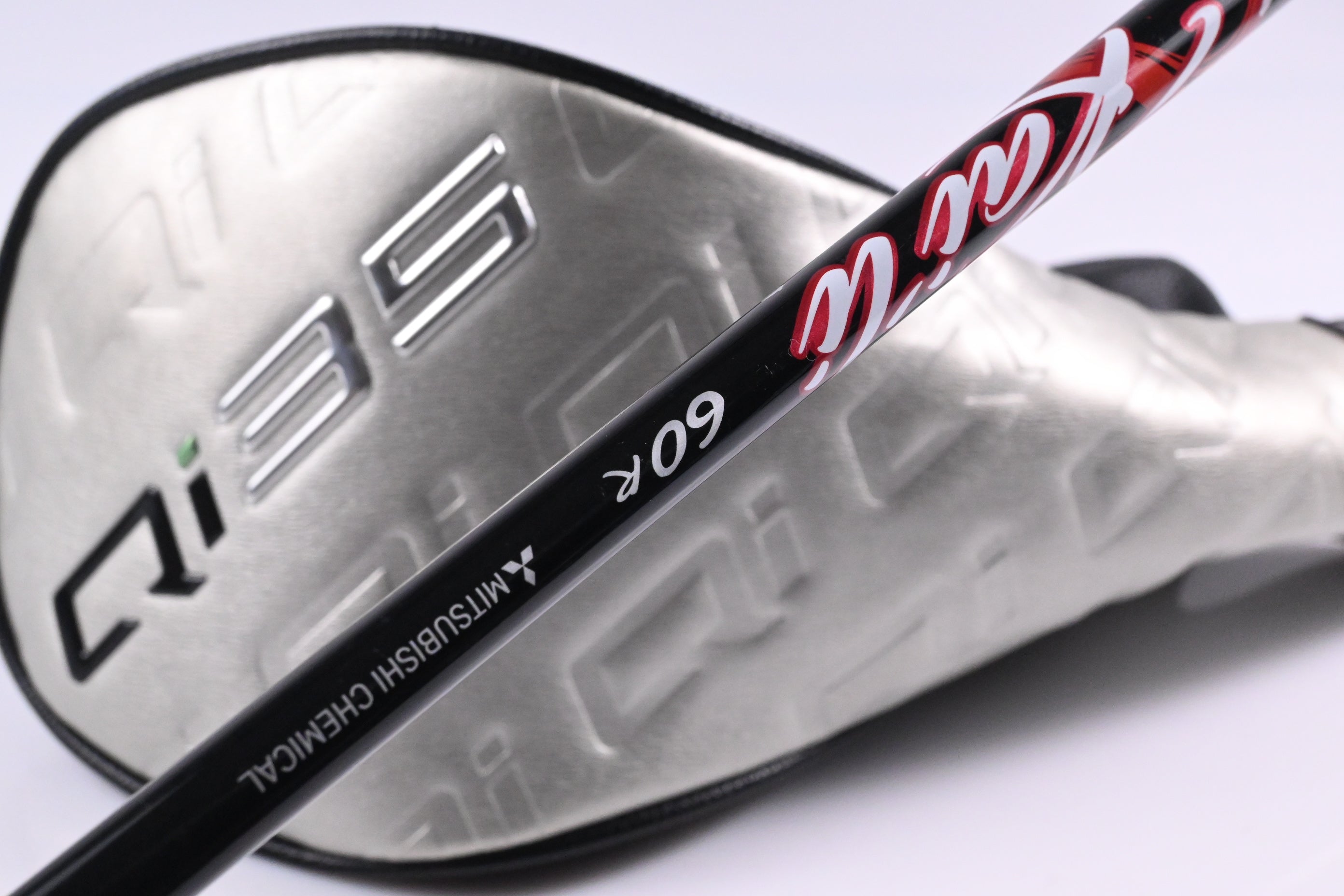 Taylormade Qi35 Driver / 10.5 Degree / Regular Flex Kai'li Red 60 Shaft