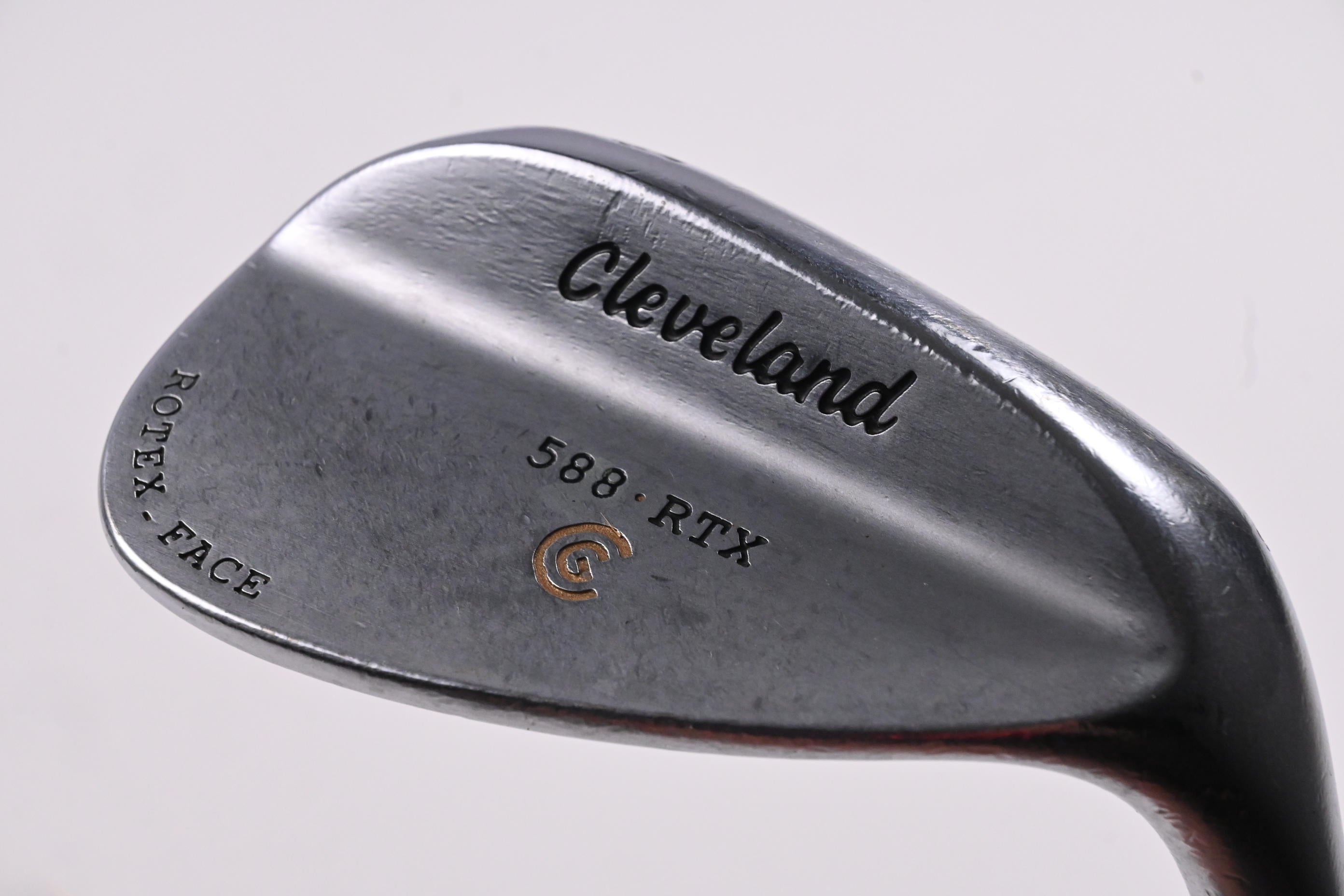 Cleveland 588 RTX Sand Wedge / 54 Degree / Wedge Flex Dynamic Gold Shaft