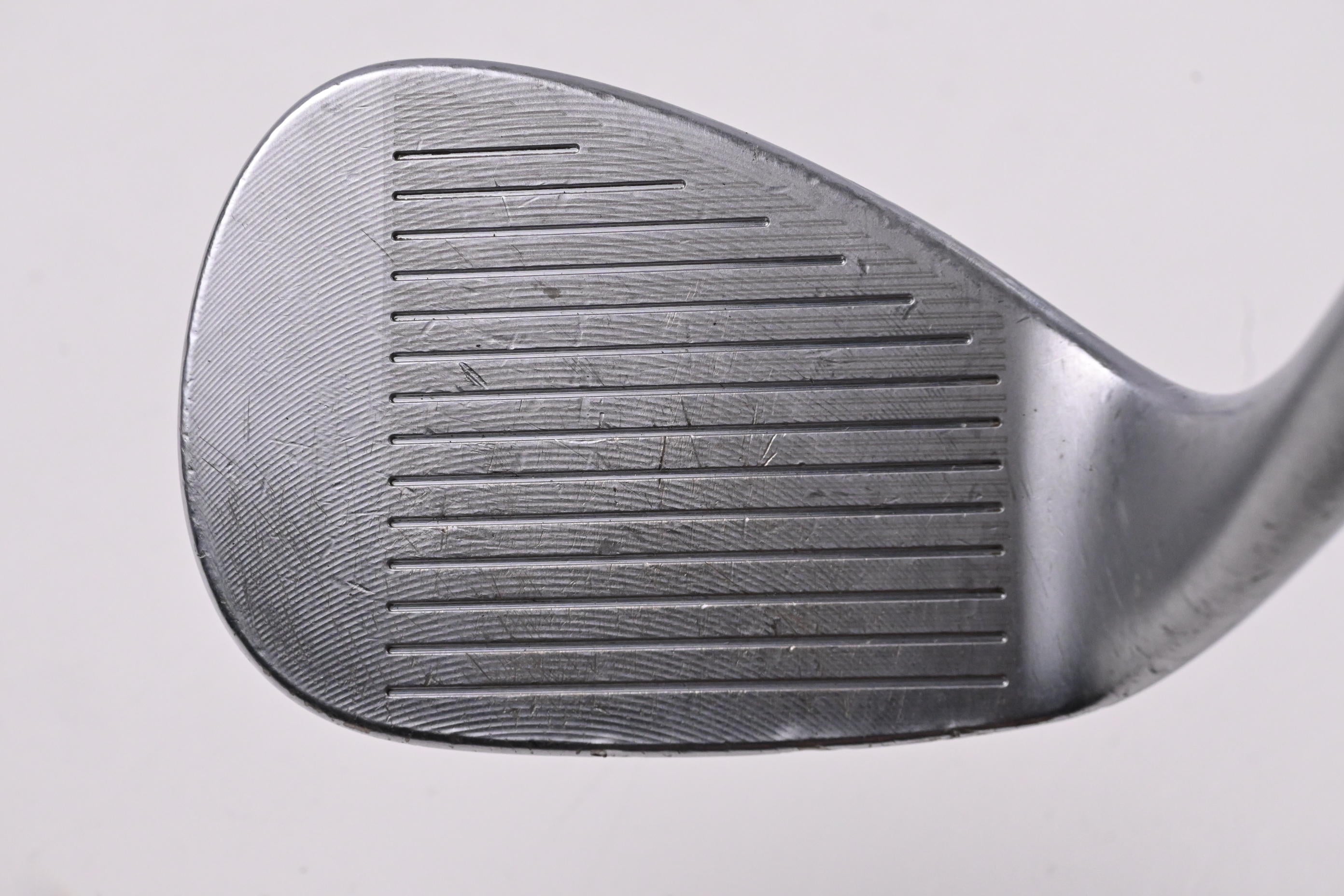 Cleveland 588 RTX Sand Wedge / 54 Degree / Wedge Flex Dynamic Gold Shaft