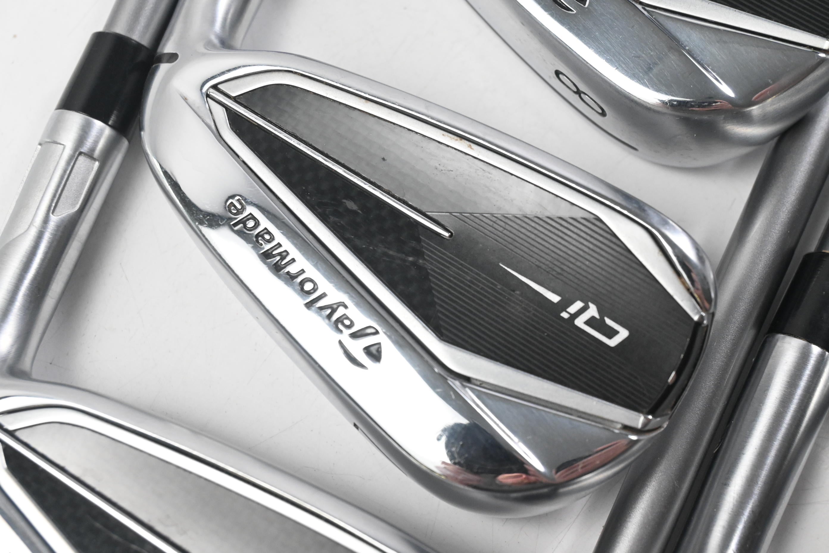 Taylormade Qi Irons / 6-PW+GW+SW / Regular Flex Speeder NX 50 Shafts