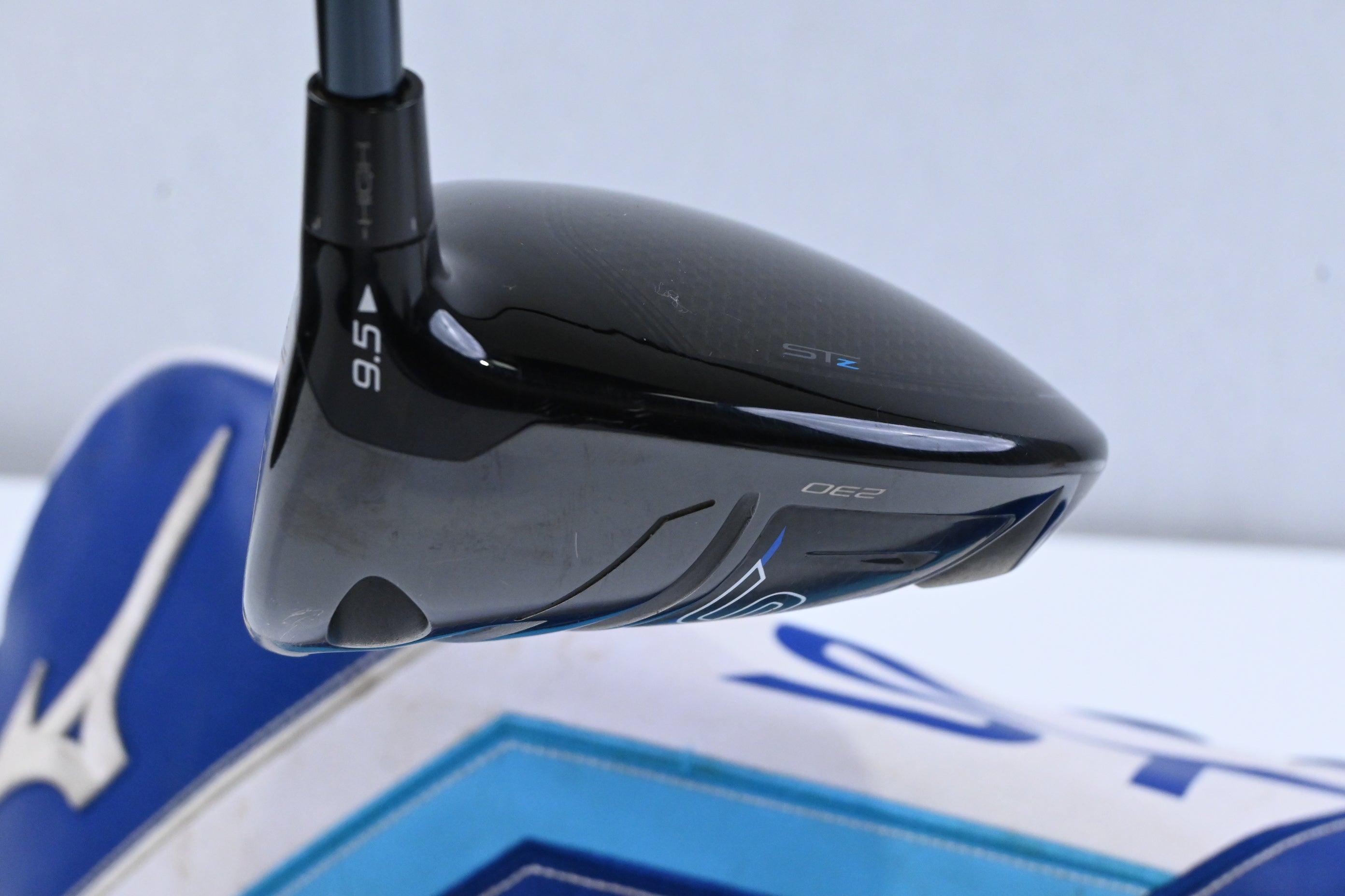 Mizuno ST-Z 230 Driver / 9.5 Degree / Stiff Flex UST Lin-Q M40X Red 5 Shaft