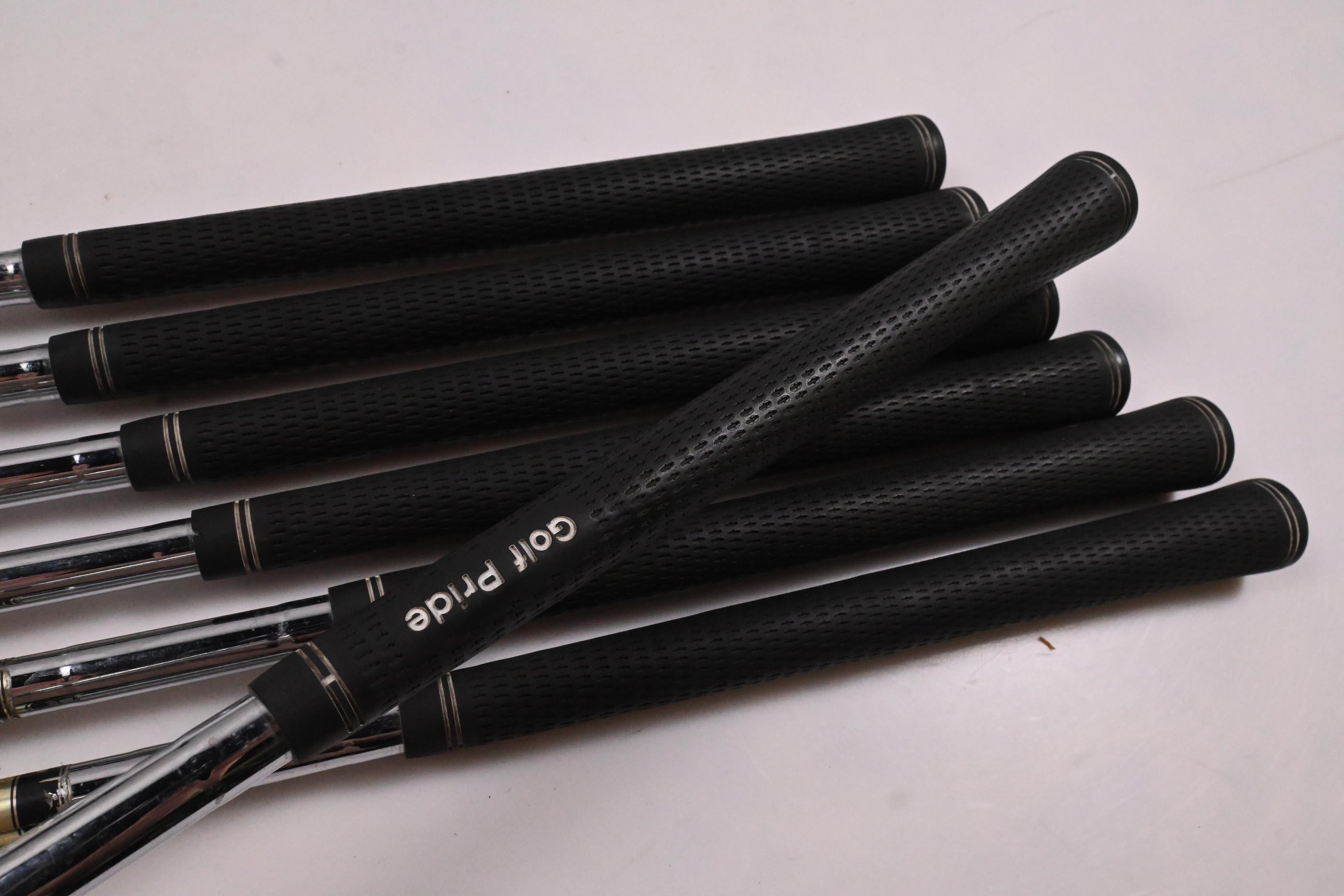 Mizuno MP-32 Irons / 4-PW / Stiff Flex Dynamic Gold S300 Shafts